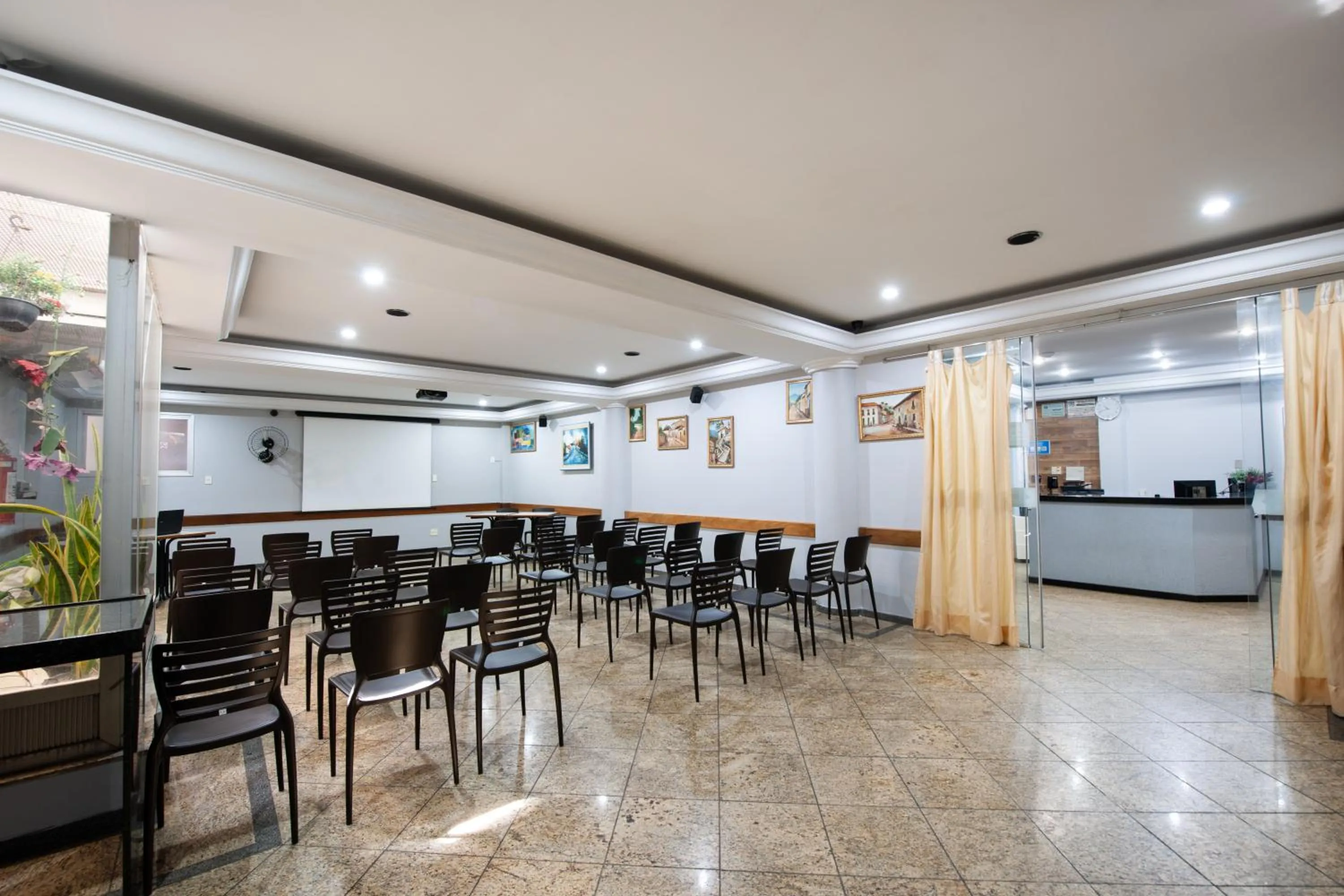 Banquet/Function facilities in Hotel Pouso Alegre