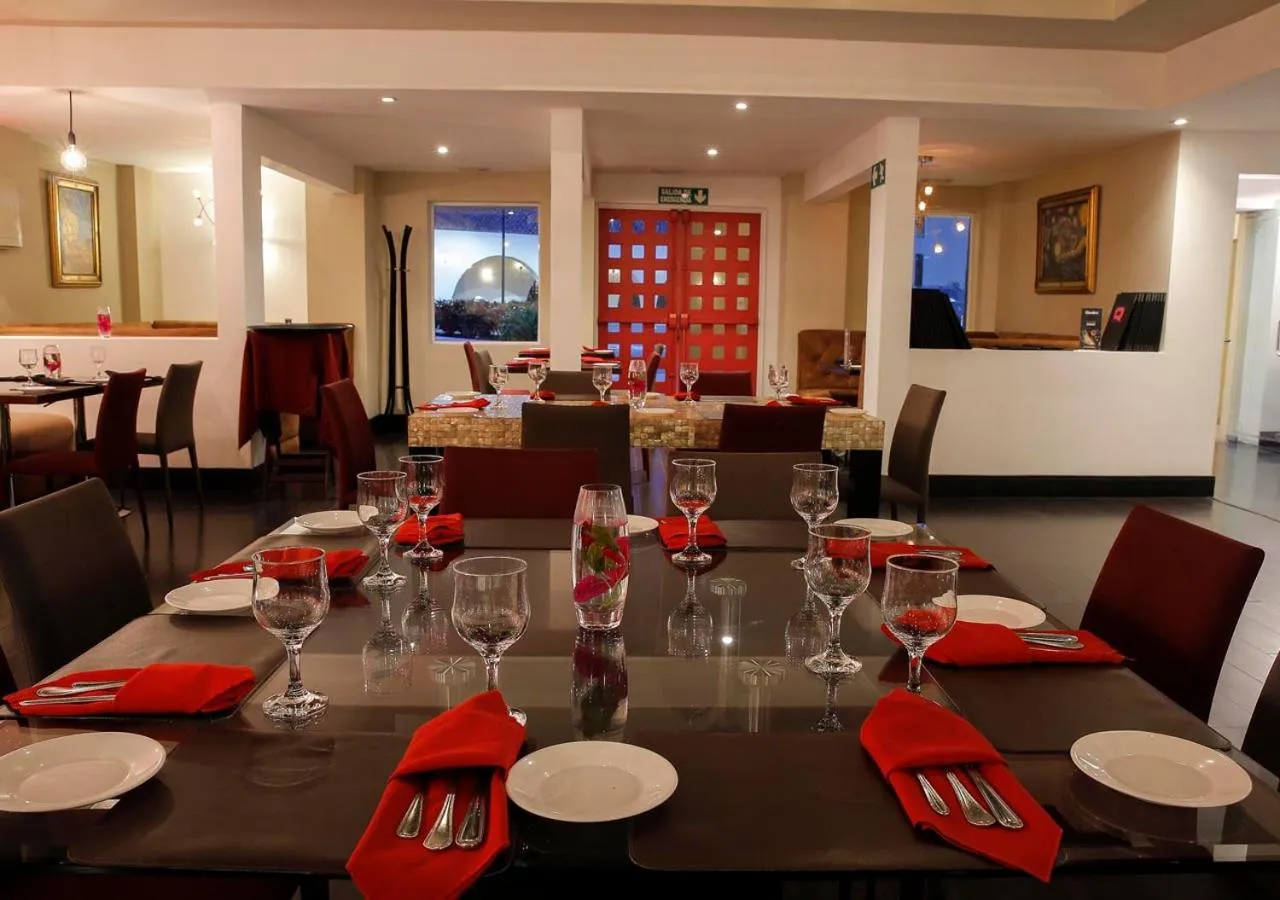 Restaurant/places to eat in Wyndham San Jose Herradura