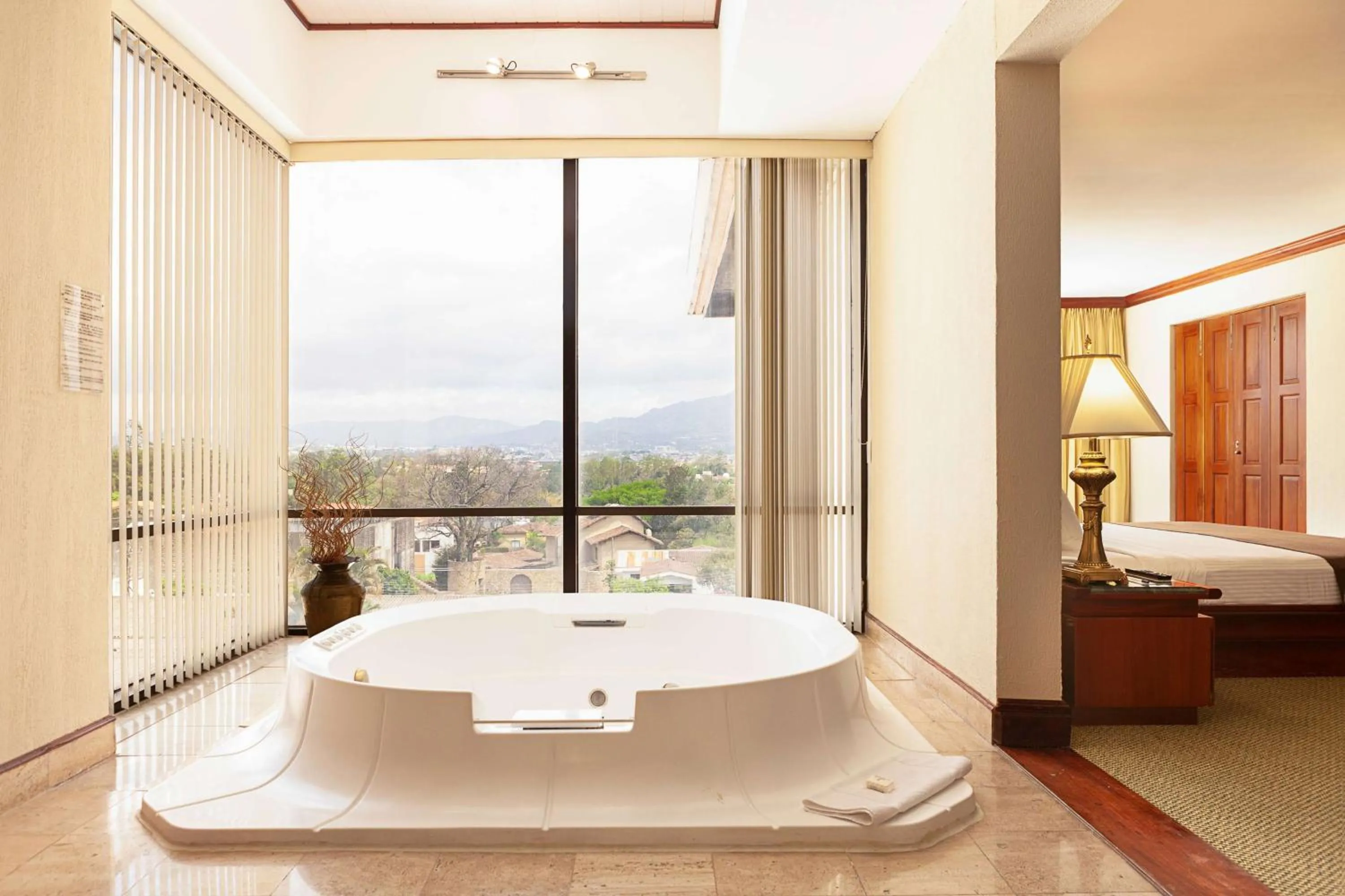 Photo of the whole room, Bed in Wyndham San Jose Herradura