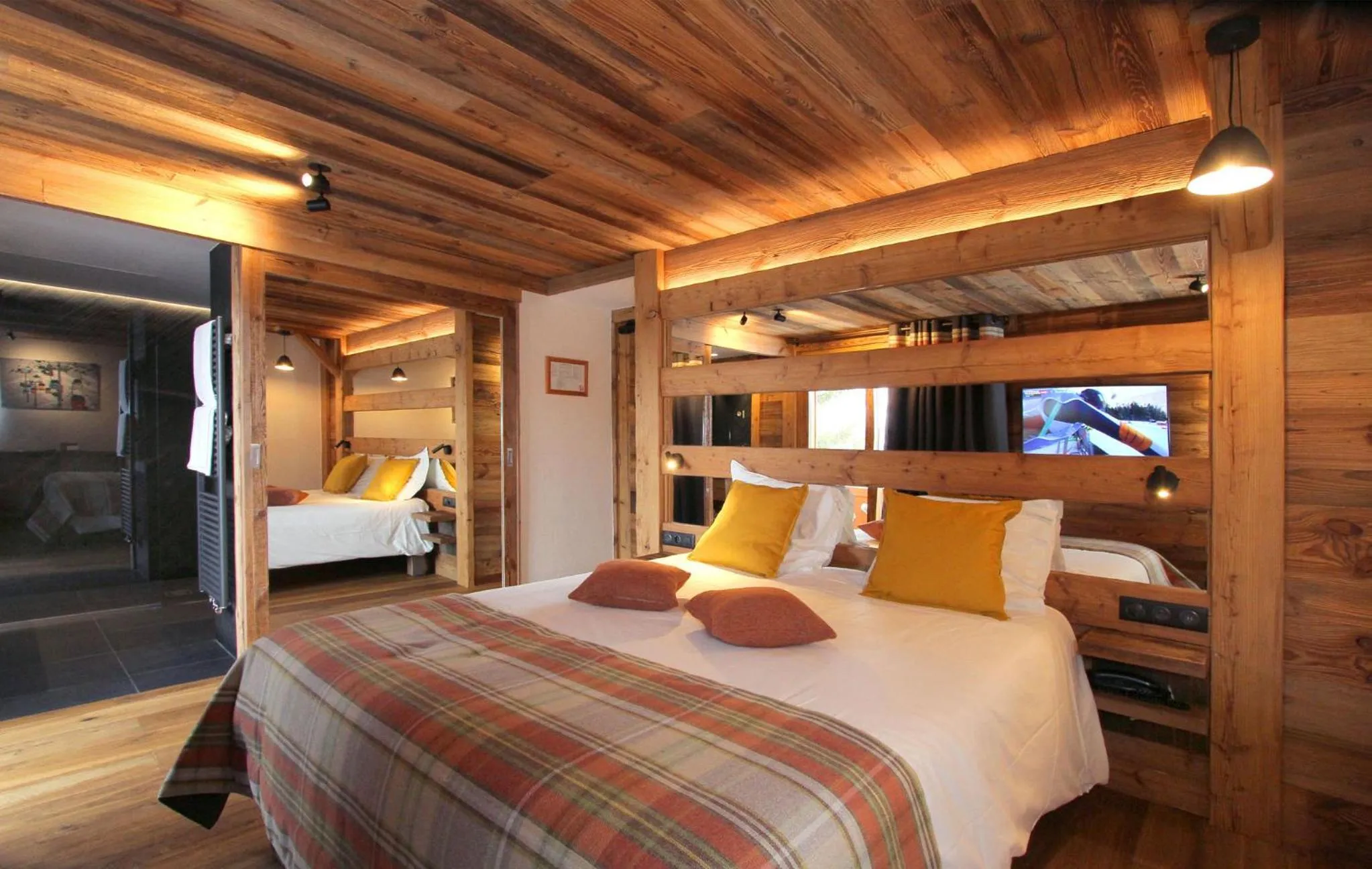 Photo of the whole room, Bed in Hotel Cote Brune