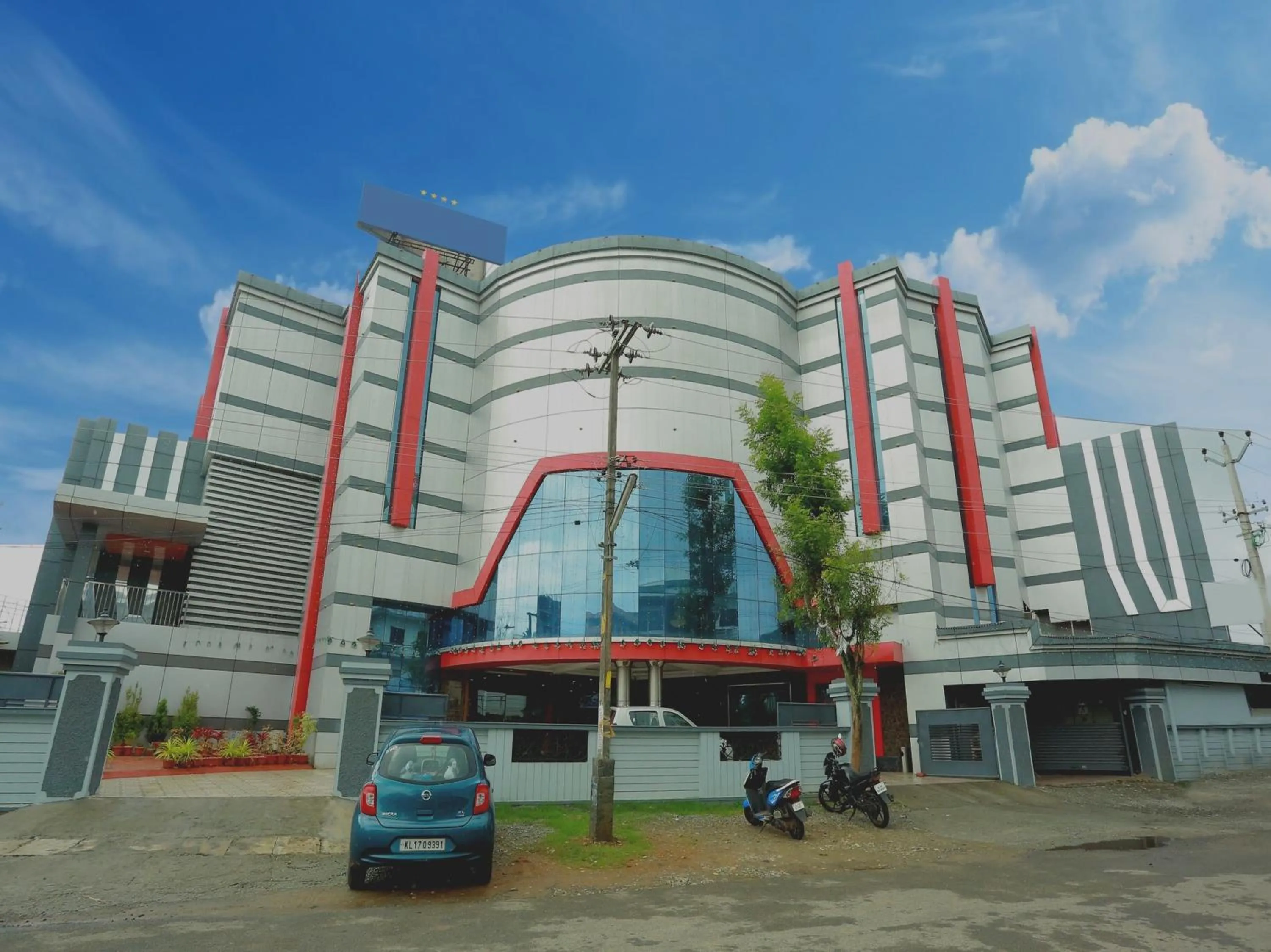 Facade/entrance in Super Capital O Kovilakam Residency