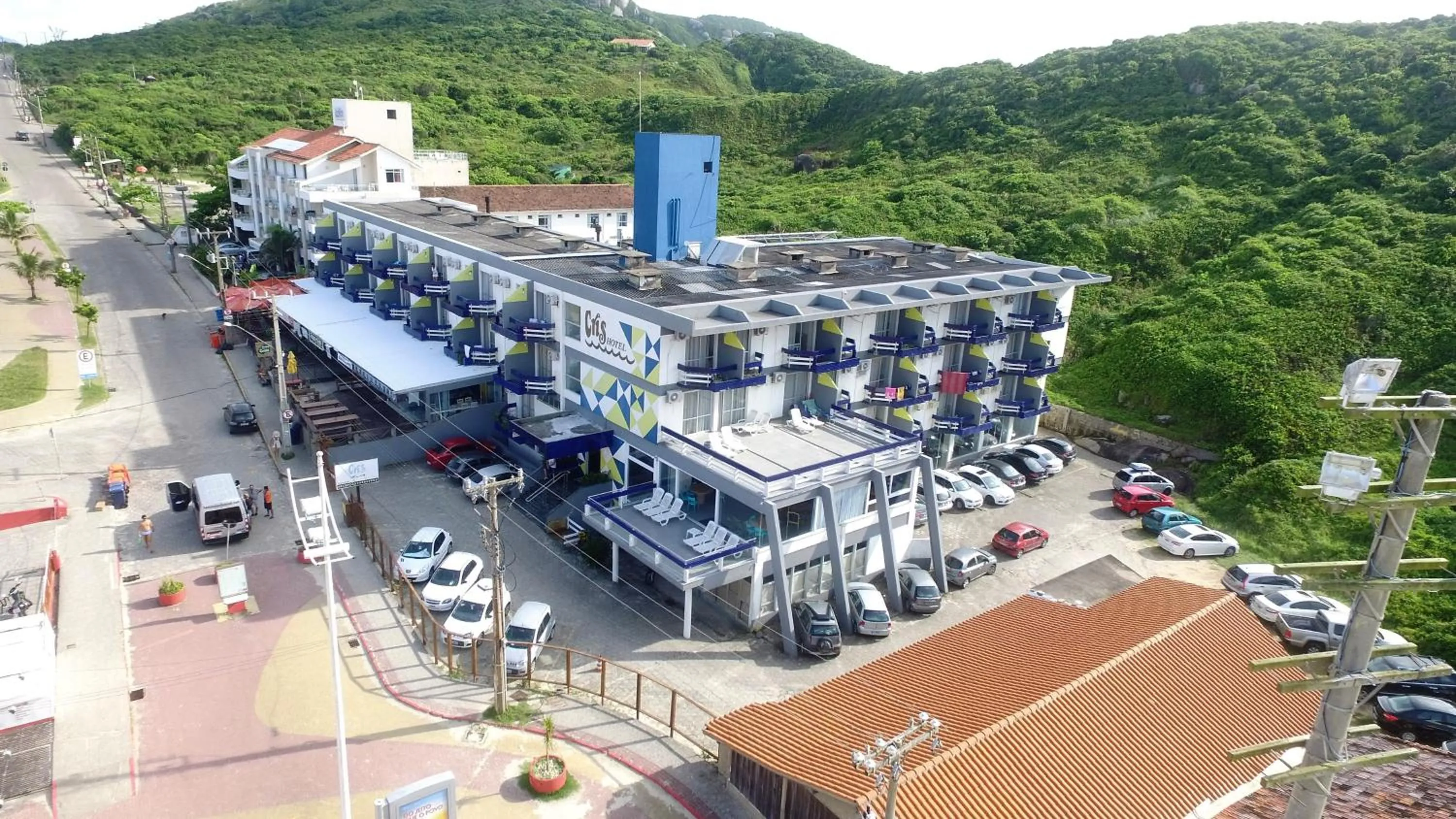 Facade/entrance in Cris Hotel