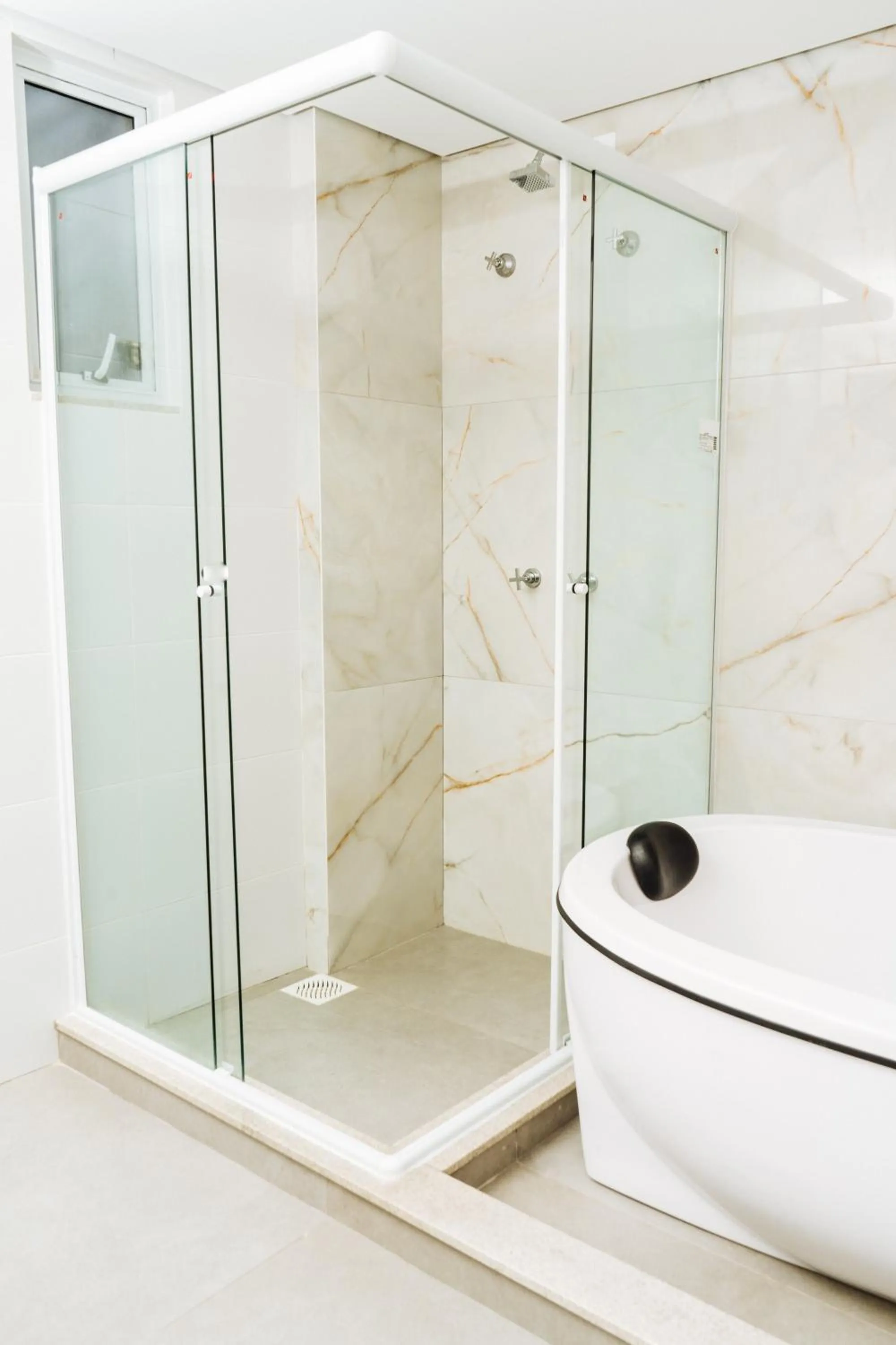 Bathroom in Cris Hotel