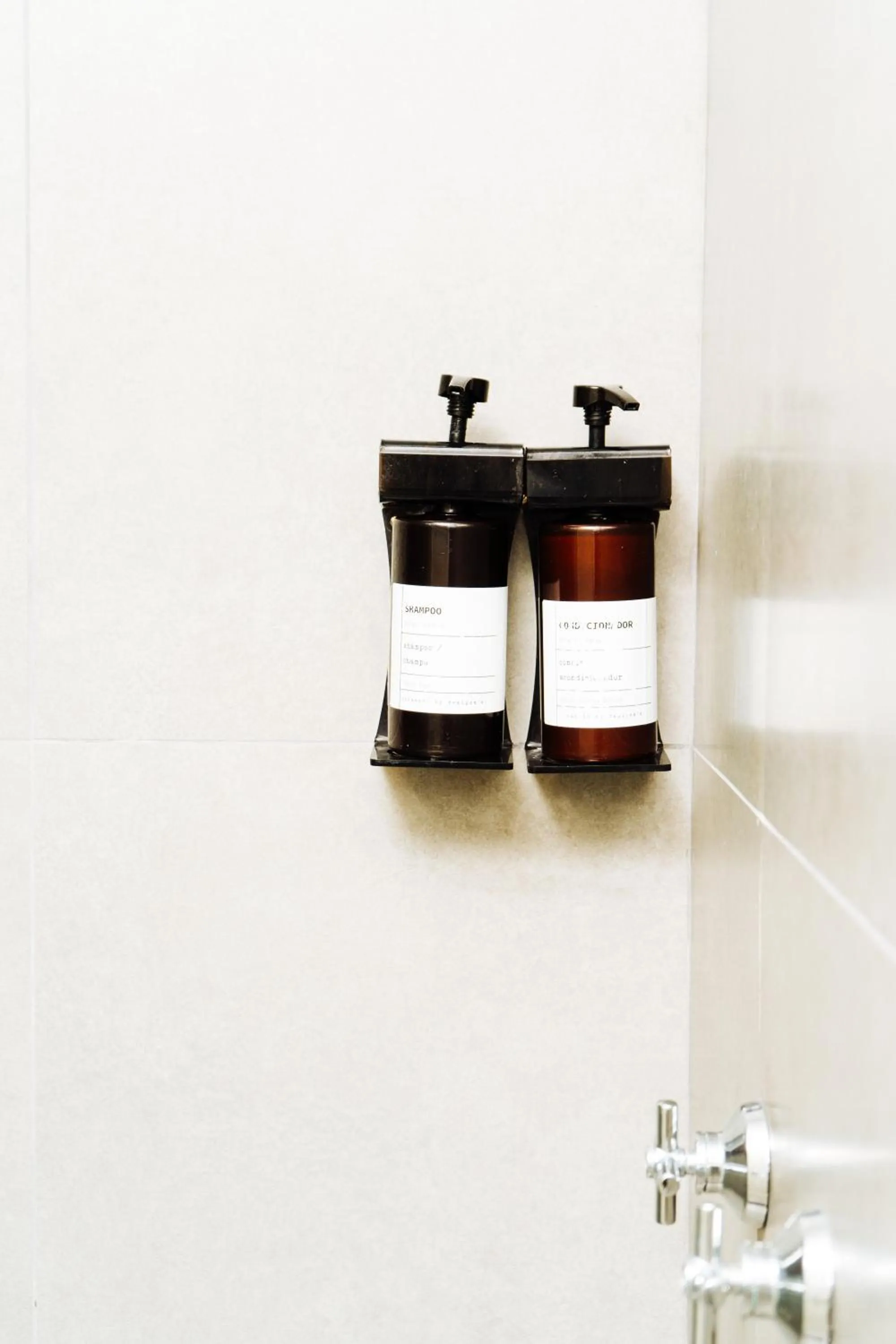 Bathroom in Cris Hotel