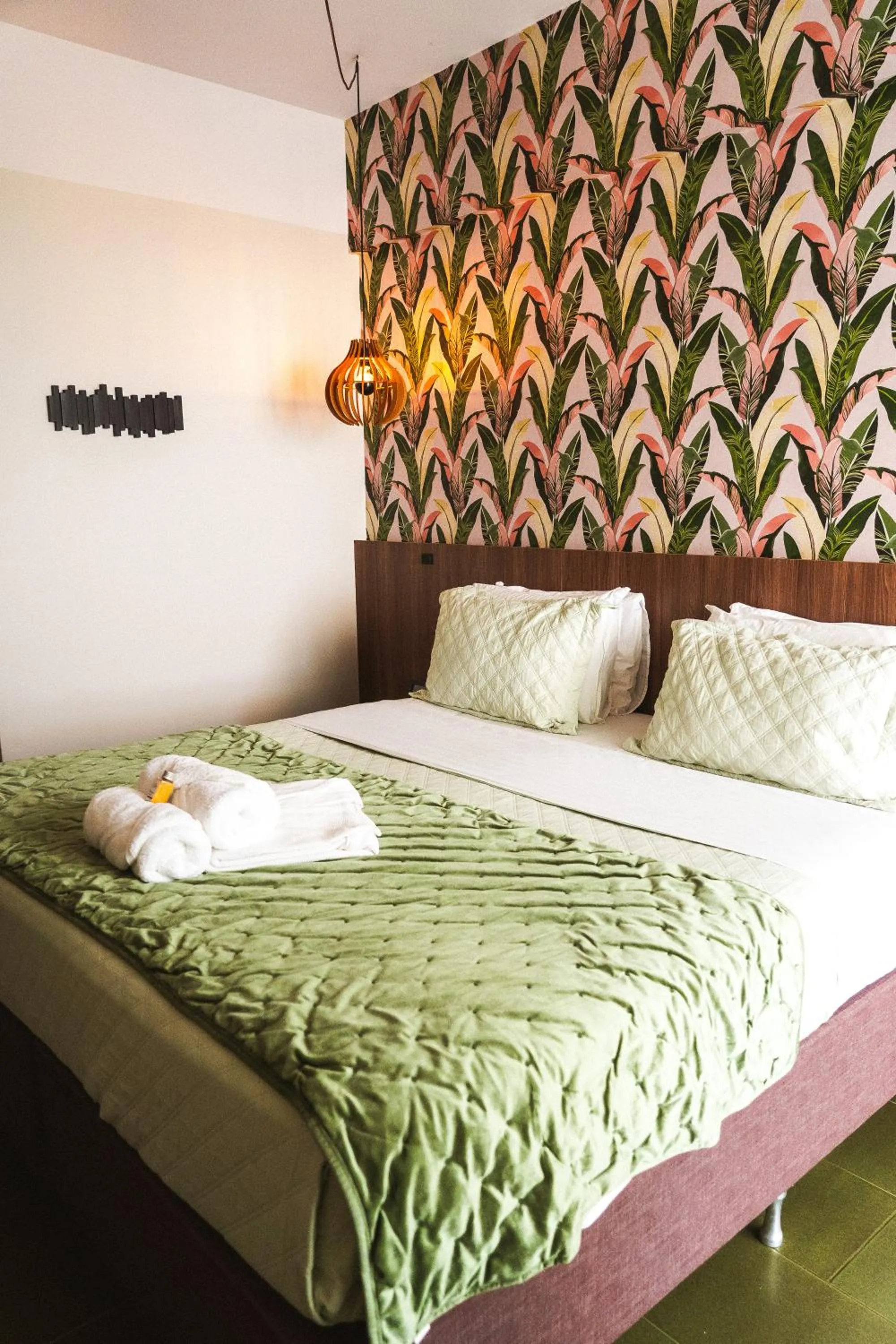 Photo of the whole room, Bed in Cris Hotel