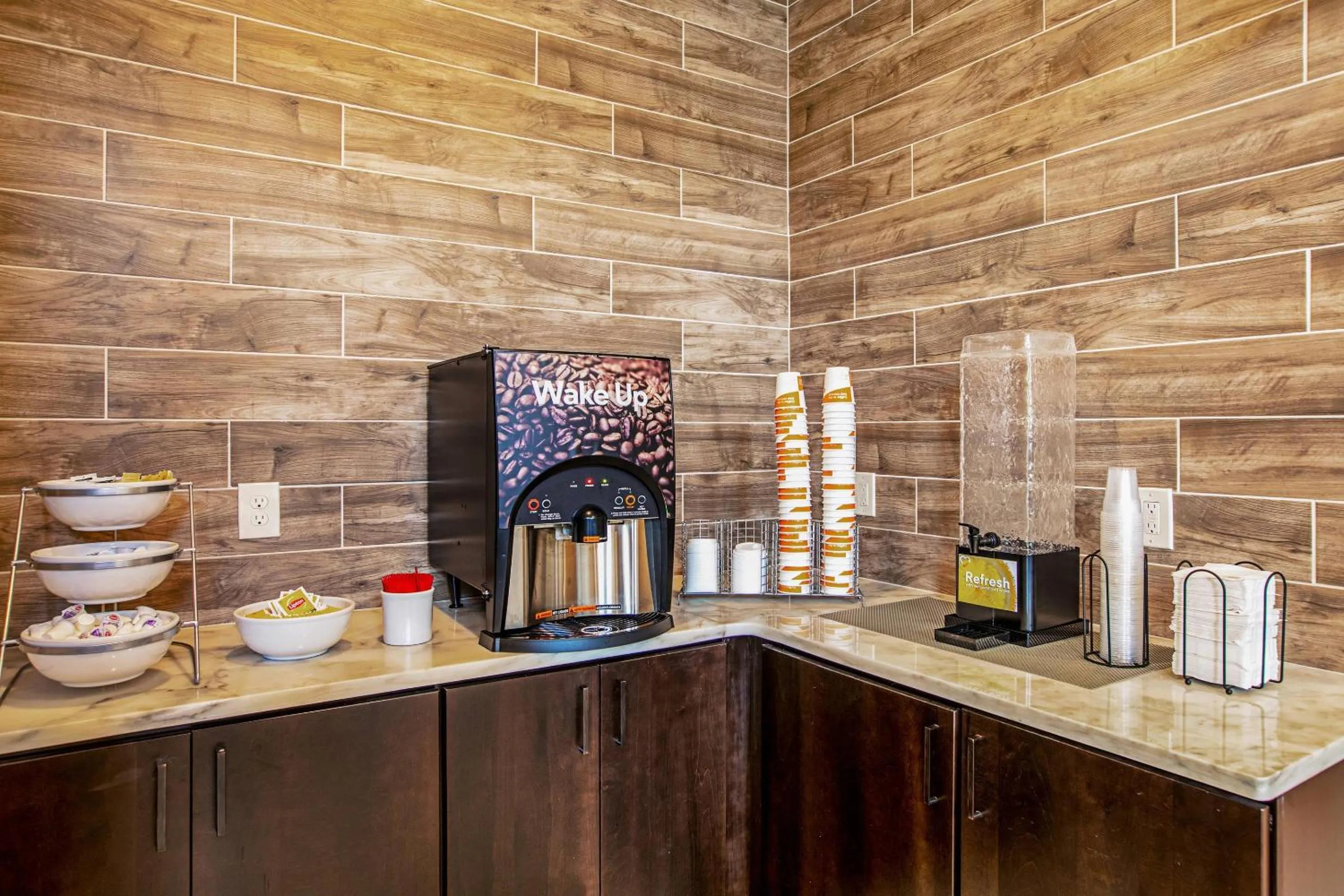 Breakfast in Comfort Suites Fishkill near Interstate 84