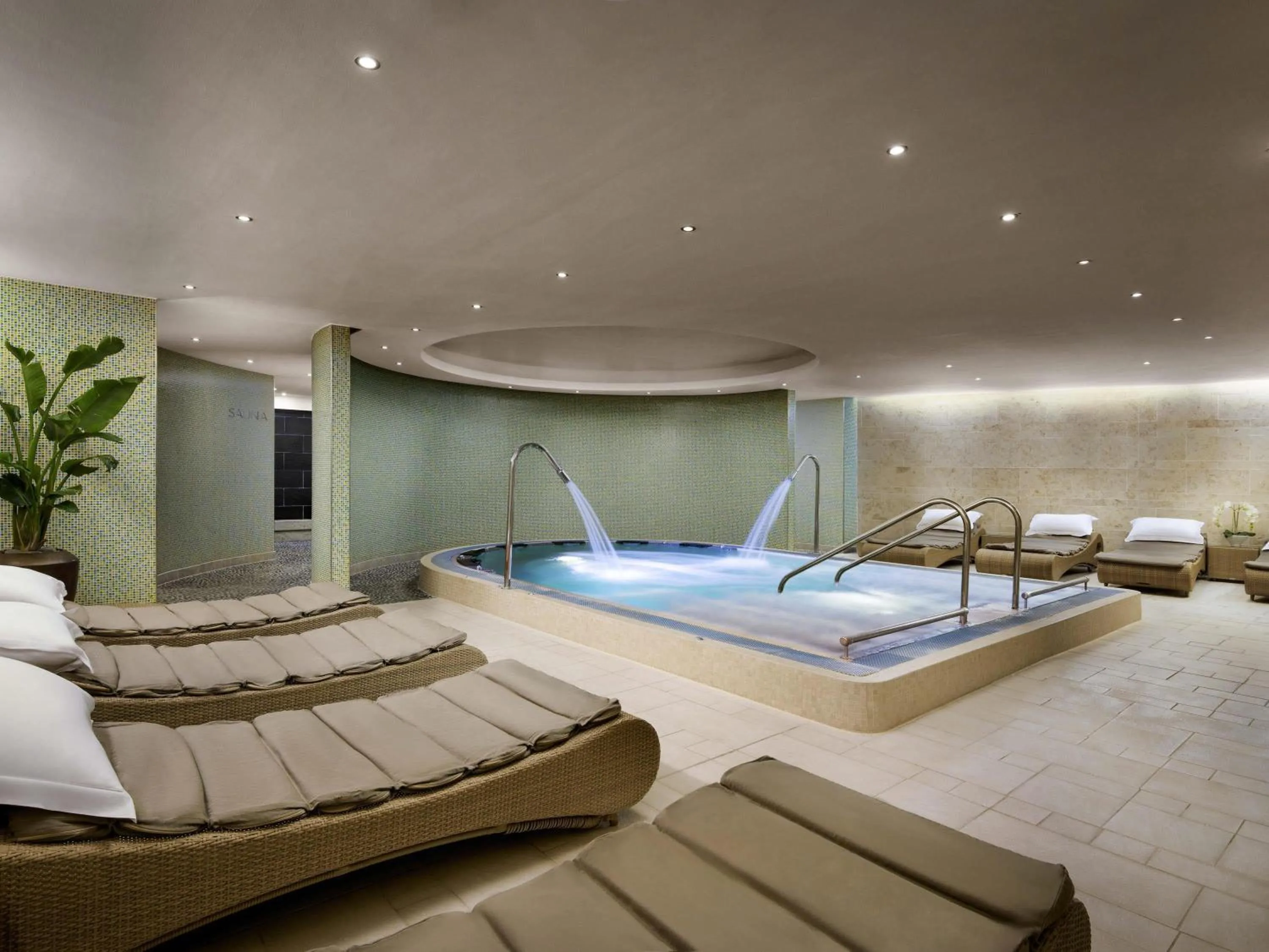 Spa and wellness centre/facilities in Sofitel London Heathrow
