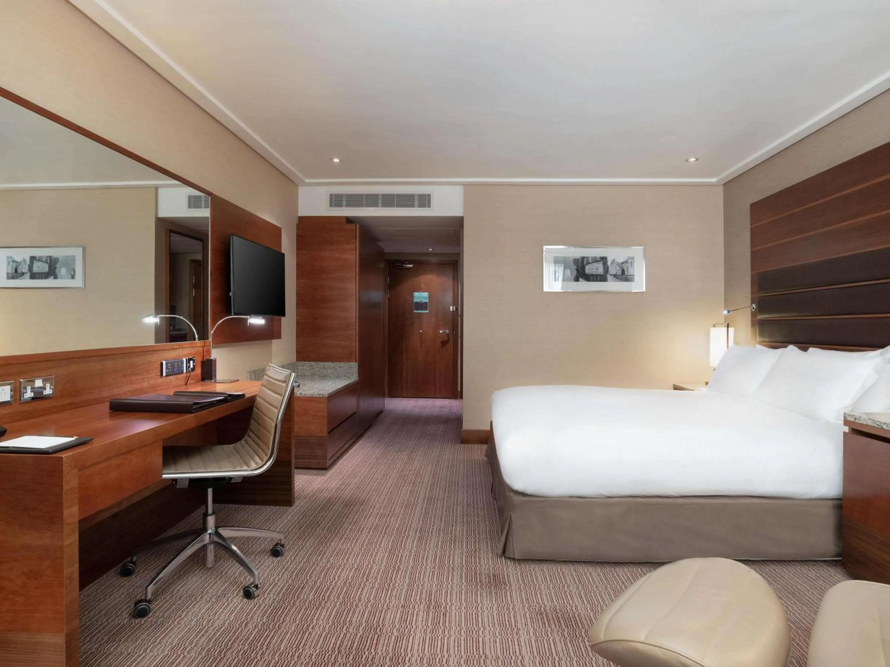 Bedroom, Bed in Sofitel London Heathrow