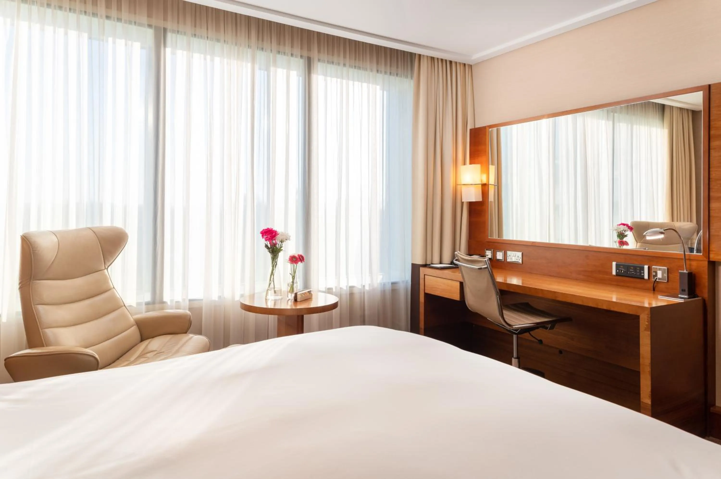 Bedroom, Bed in Sofitel London Heathrow