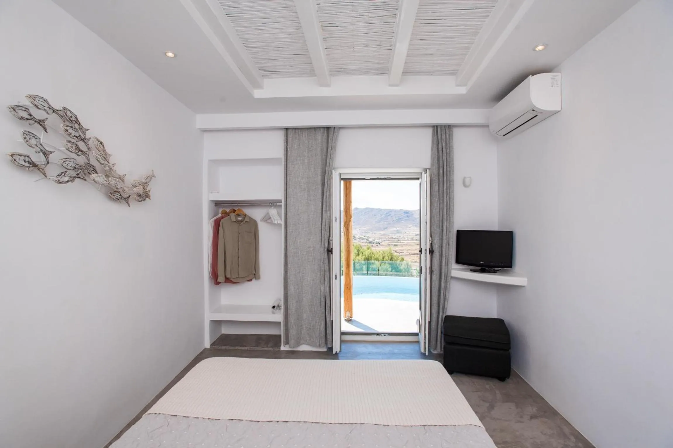 Bed in Mykonos Village