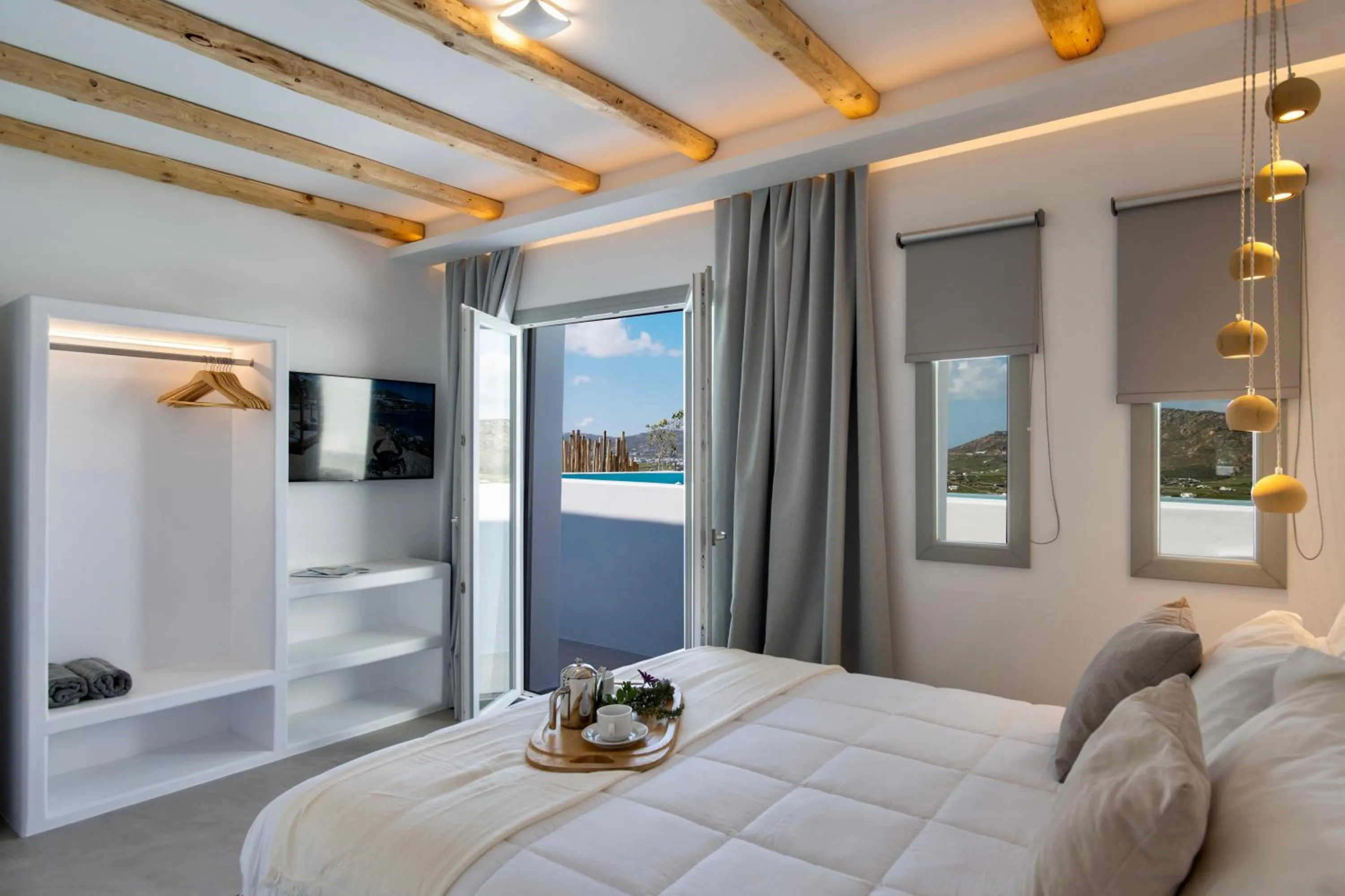 Bed in Mykonos Village