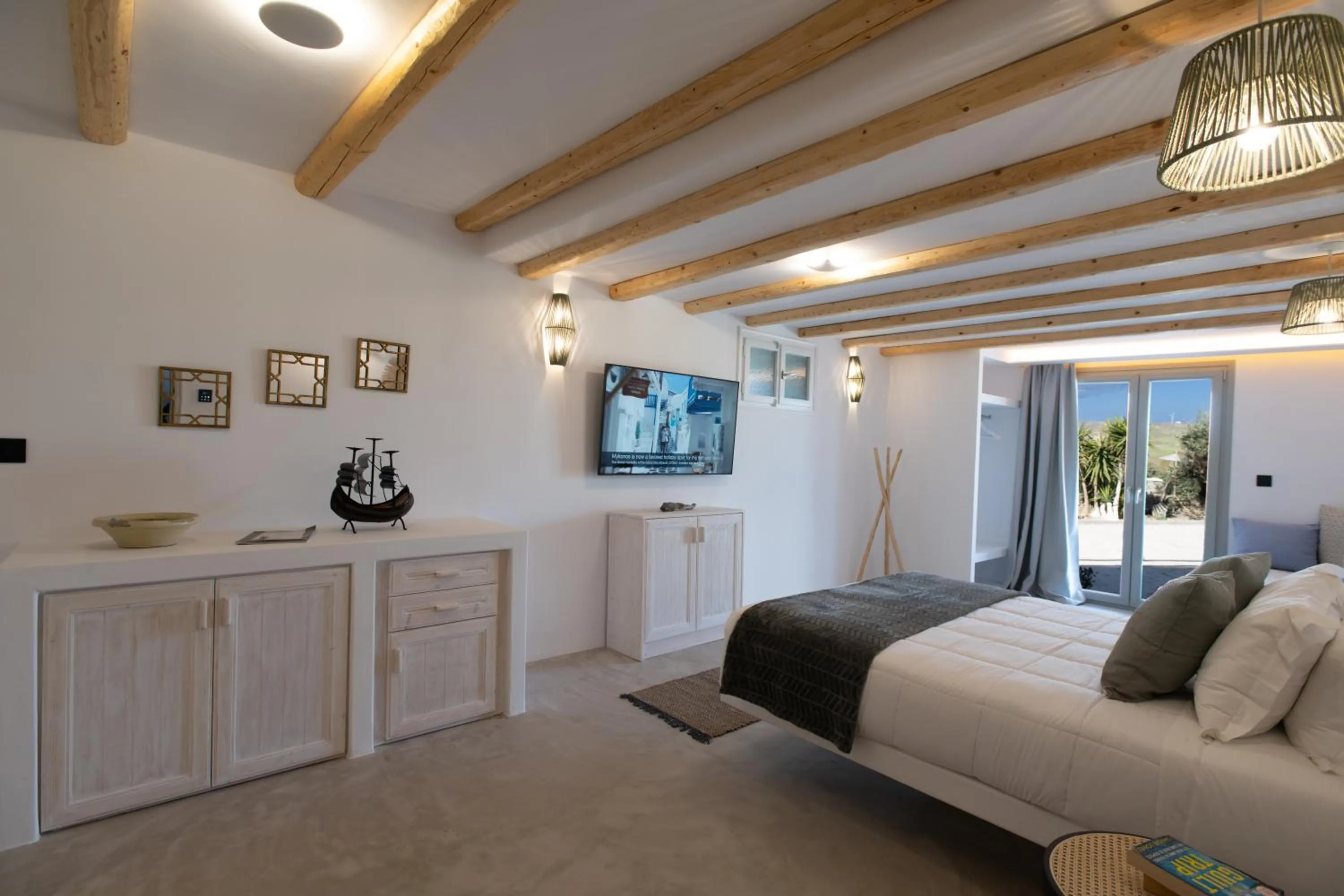 Bed in Mykonos Village