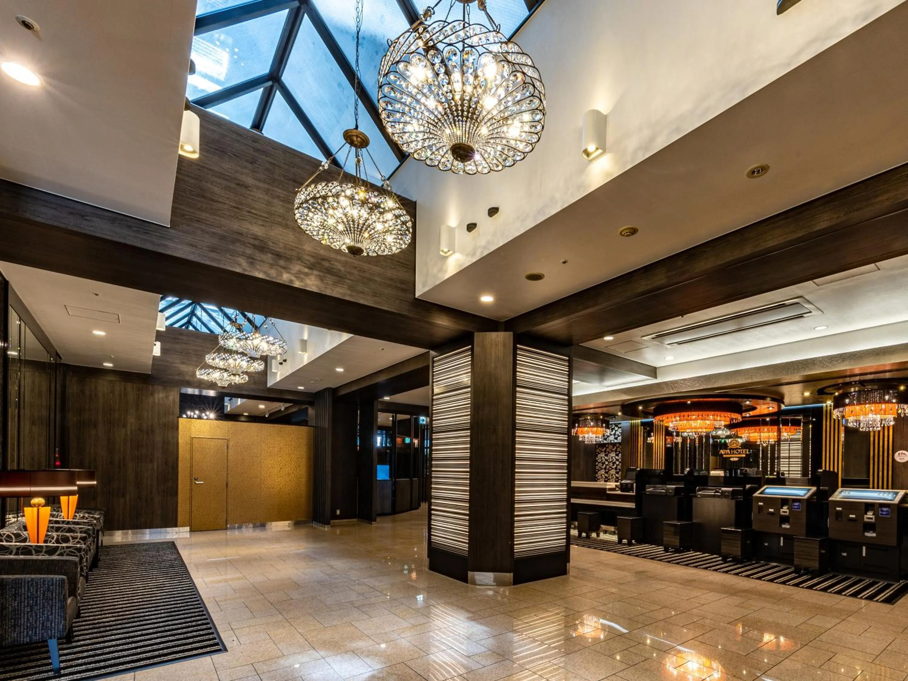 Lobby or reception in APA Hotel Kyoto Eki Horikawadori