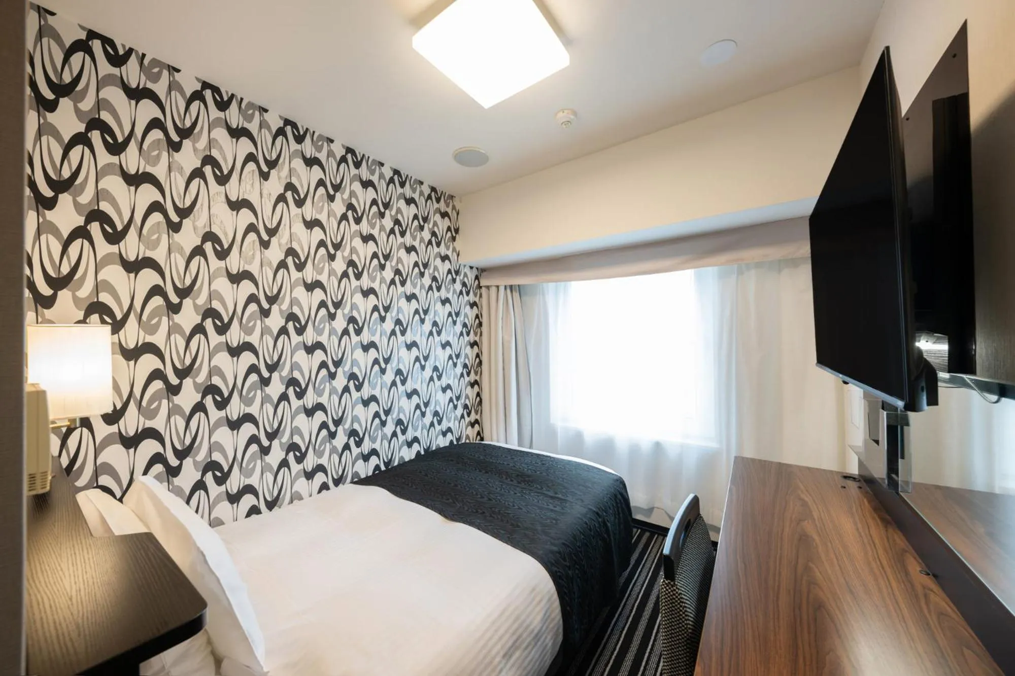 Photo of the whole room, Bed in APA Hotel & Resort Tokyo Bay Shiomi