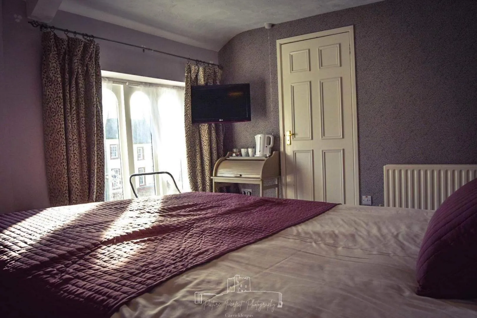 Bedroom, Bed in Dobbins Inn