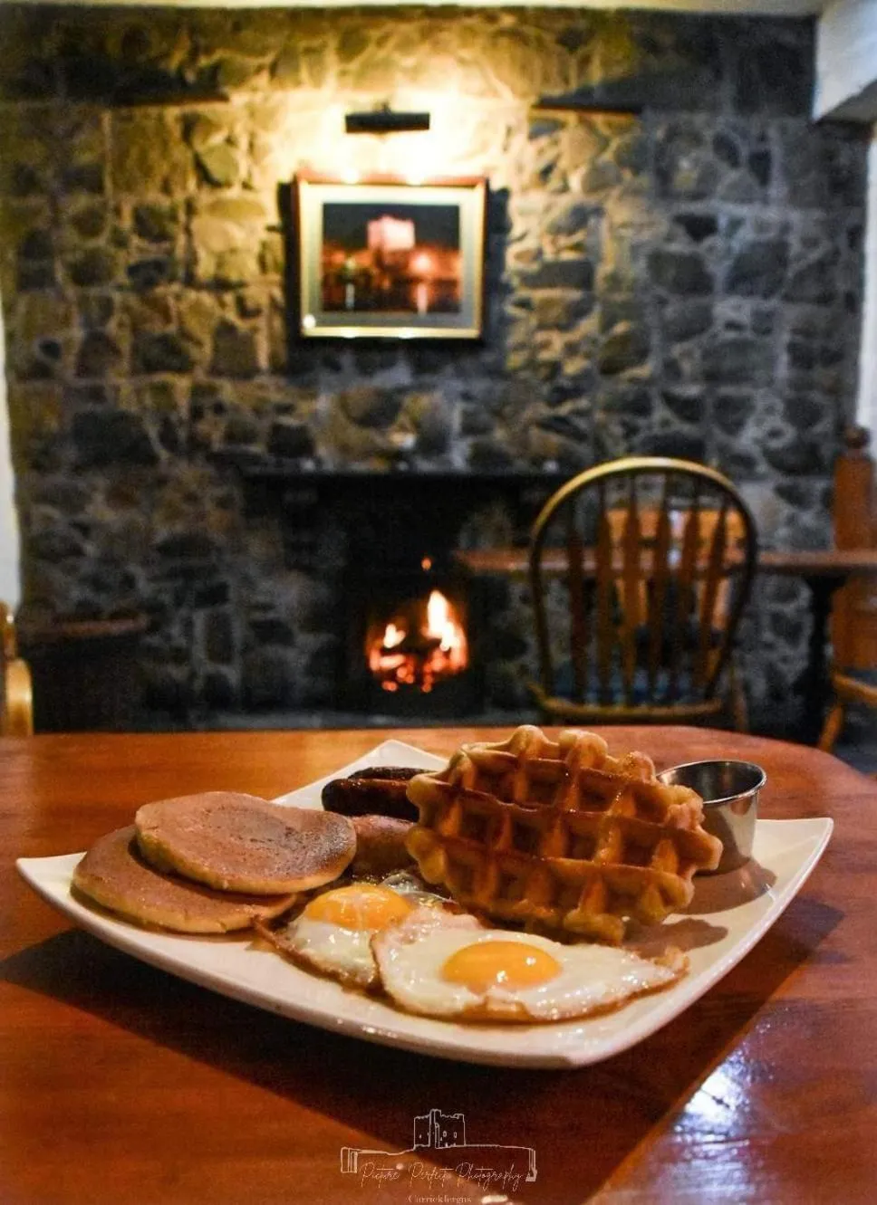 Breakfast in Dobbins Inn