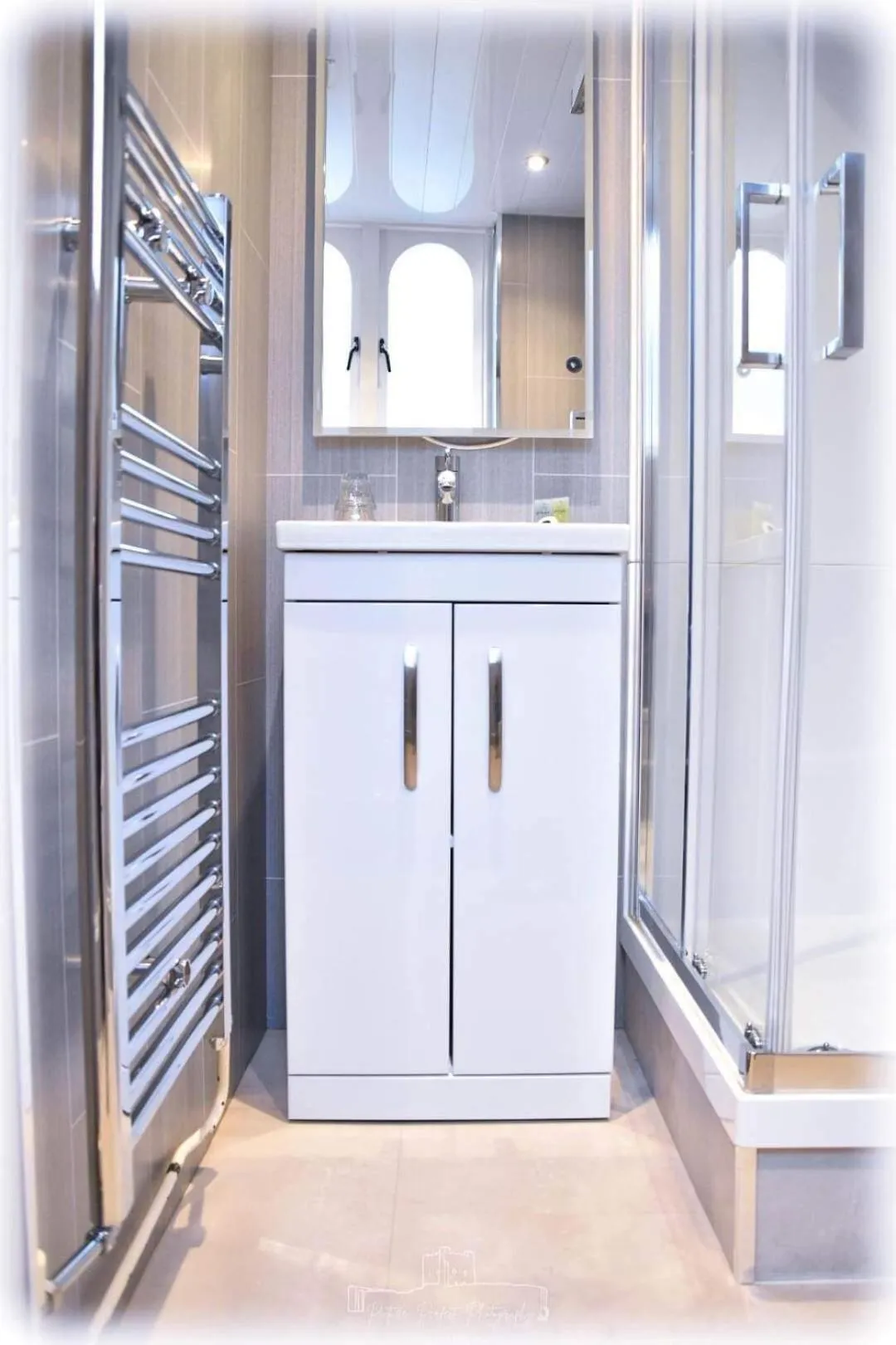 Bathroom in Dobbins Inn