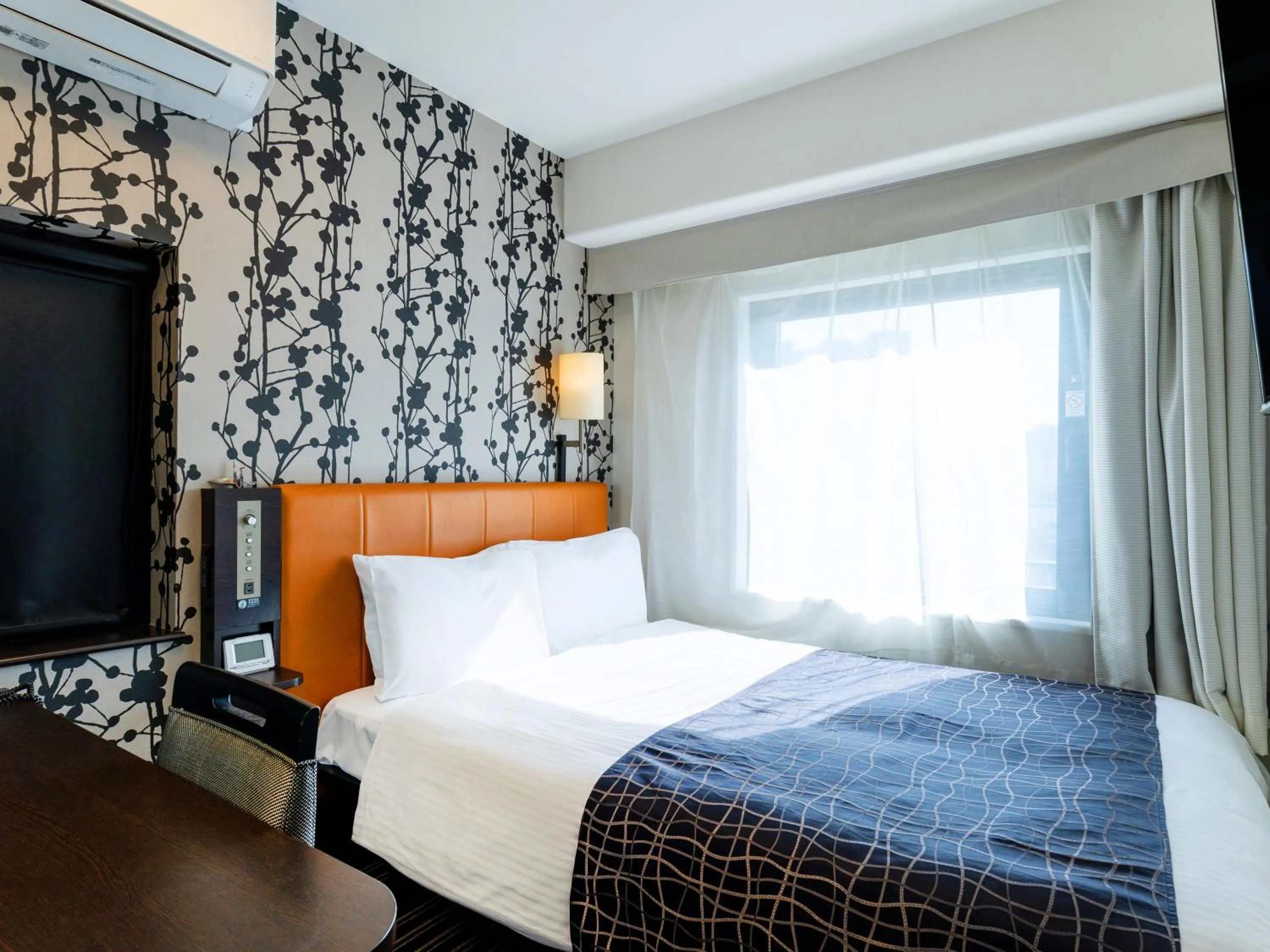 Bed in APA Hotel Namba Shinsaibashi