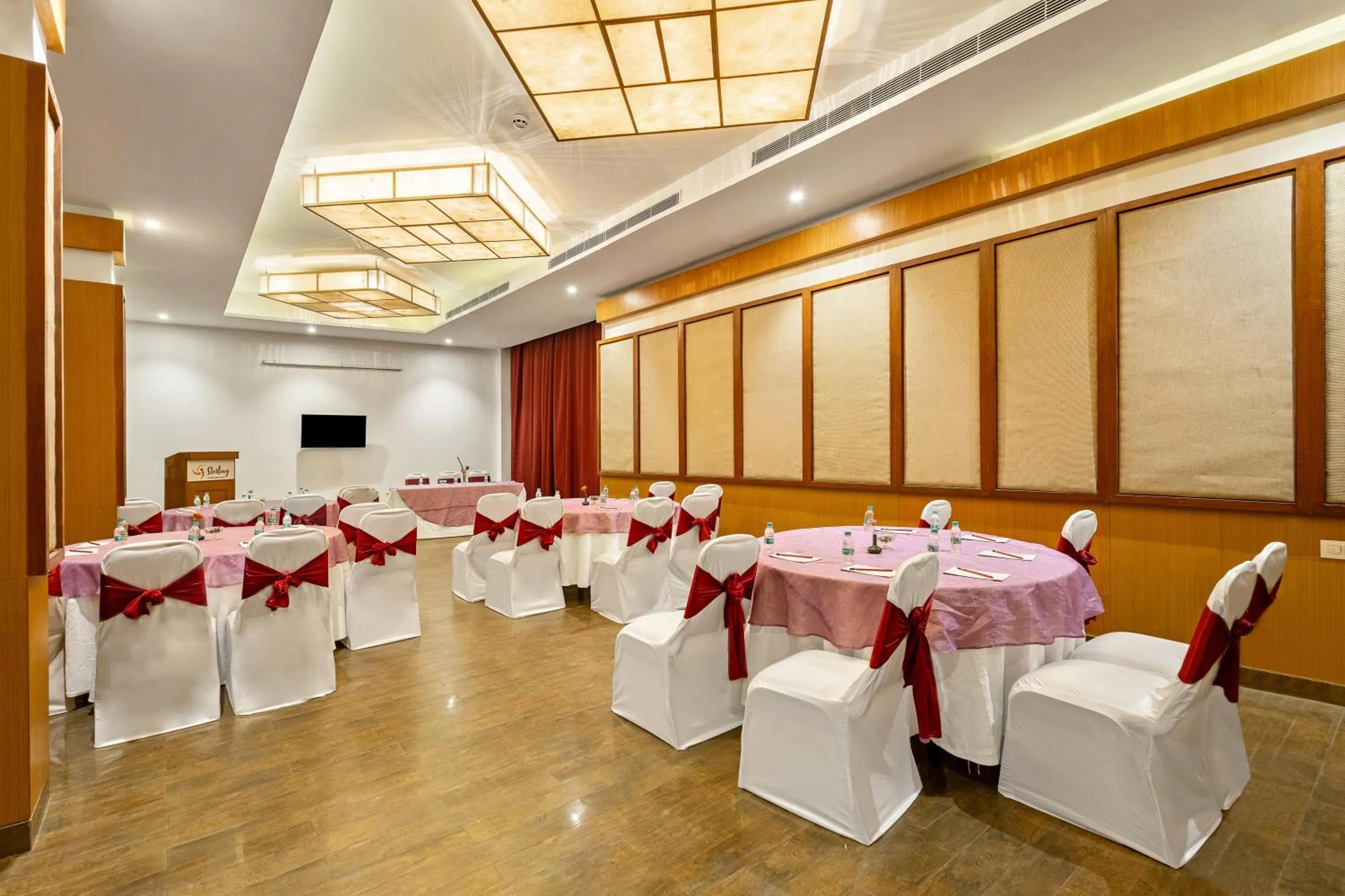 Banquet/Function facilities in Sterling Manali
