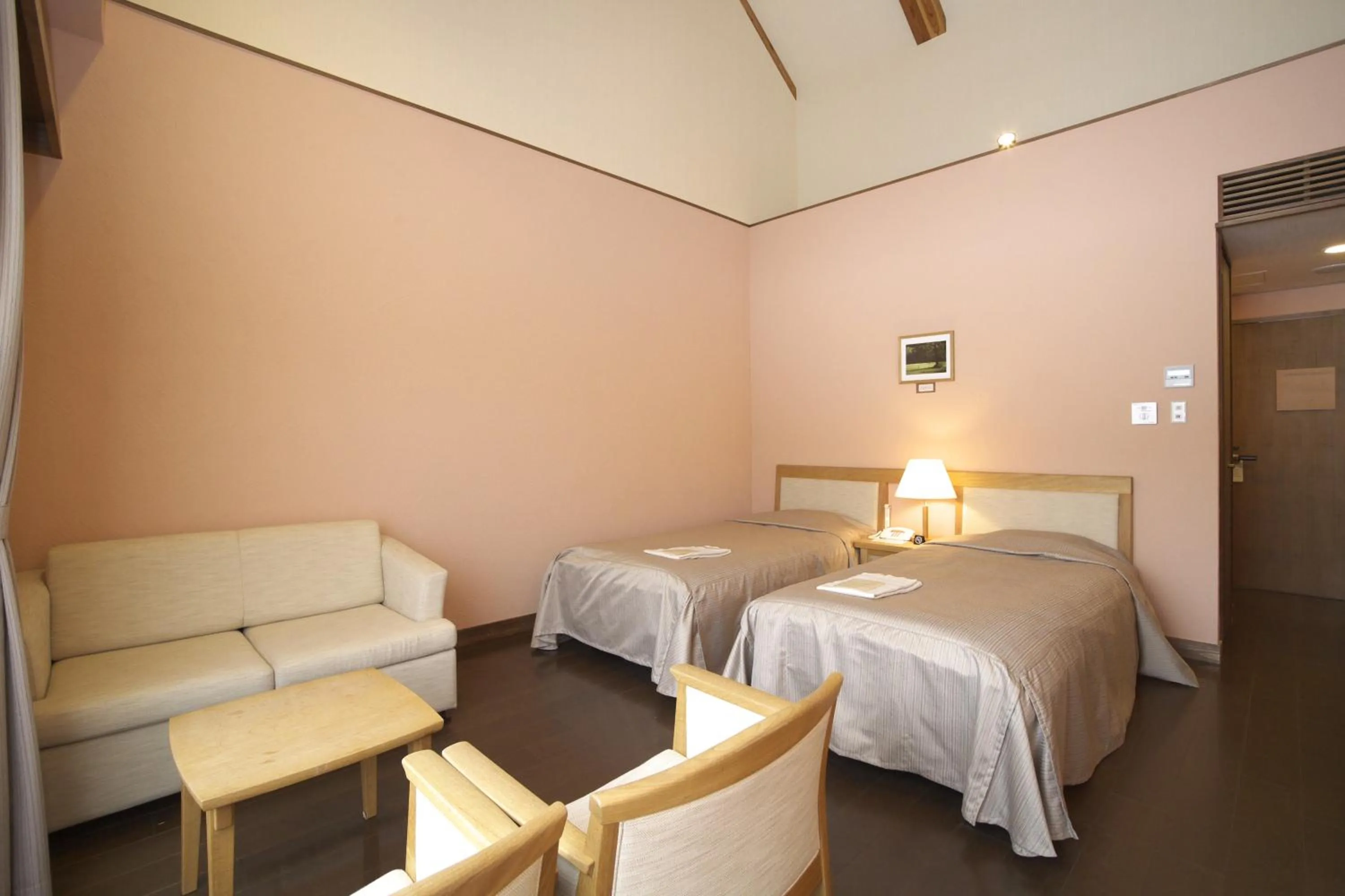 Photo of the whole room in TOYOTA Shirakawa-Go Eco-Institute