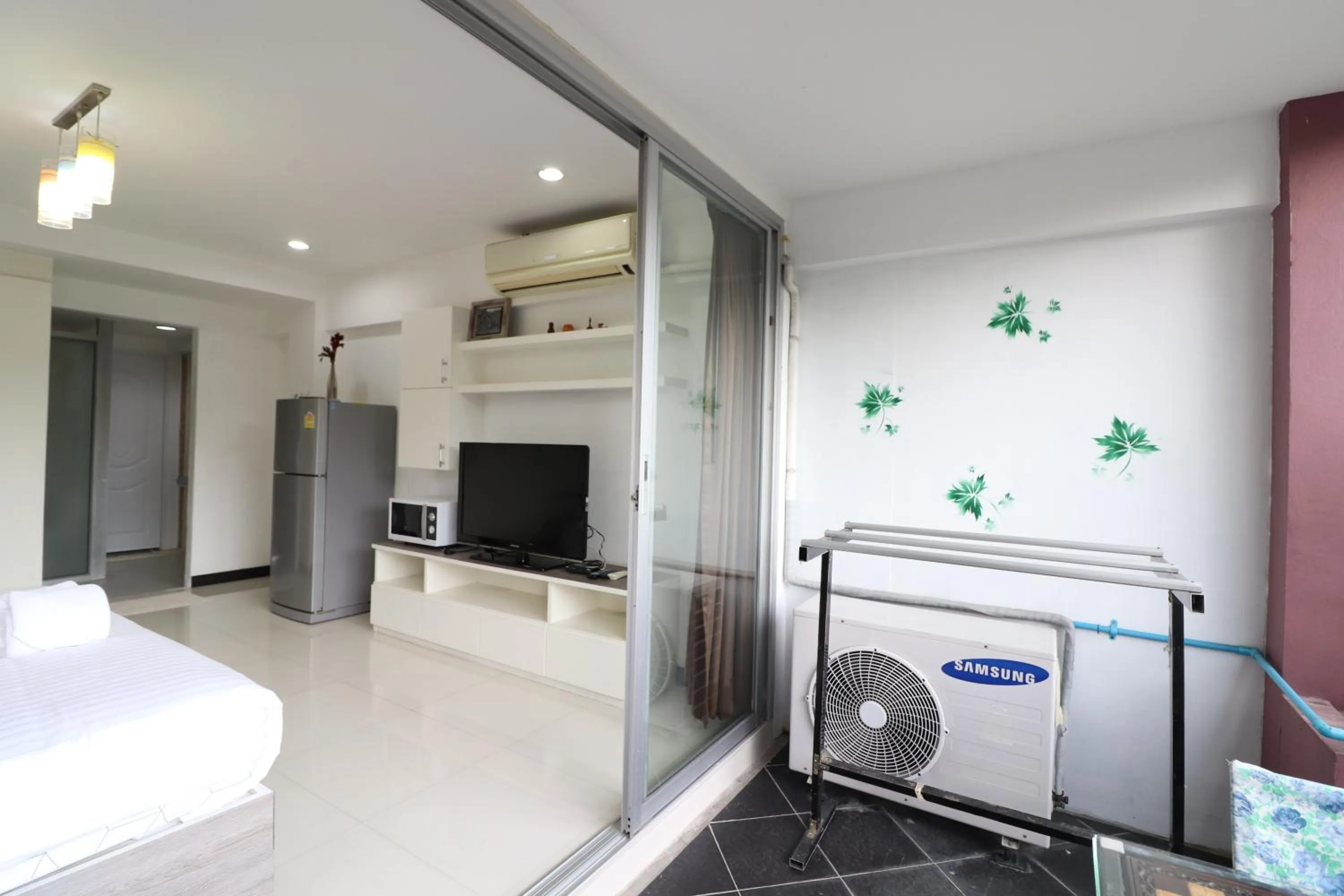 Balcony/Terrace, Bed in Baan Sabai Rama IV Apartment