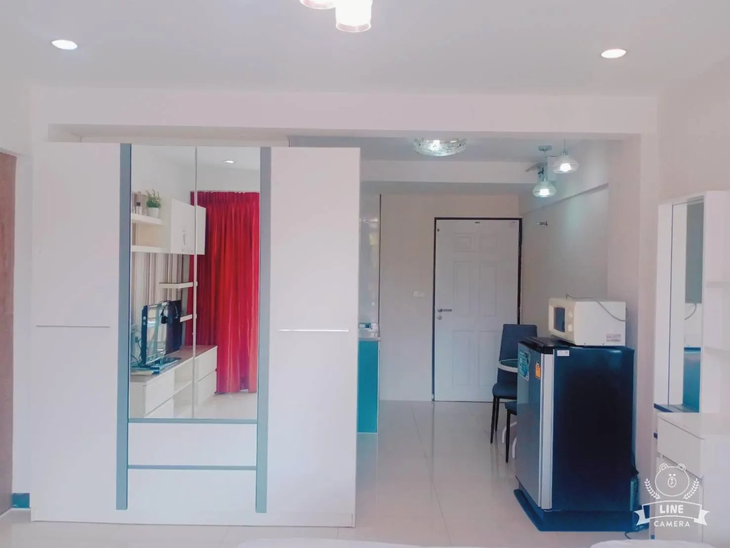 wardrobe in Baan Sabai Rama IV Apartment