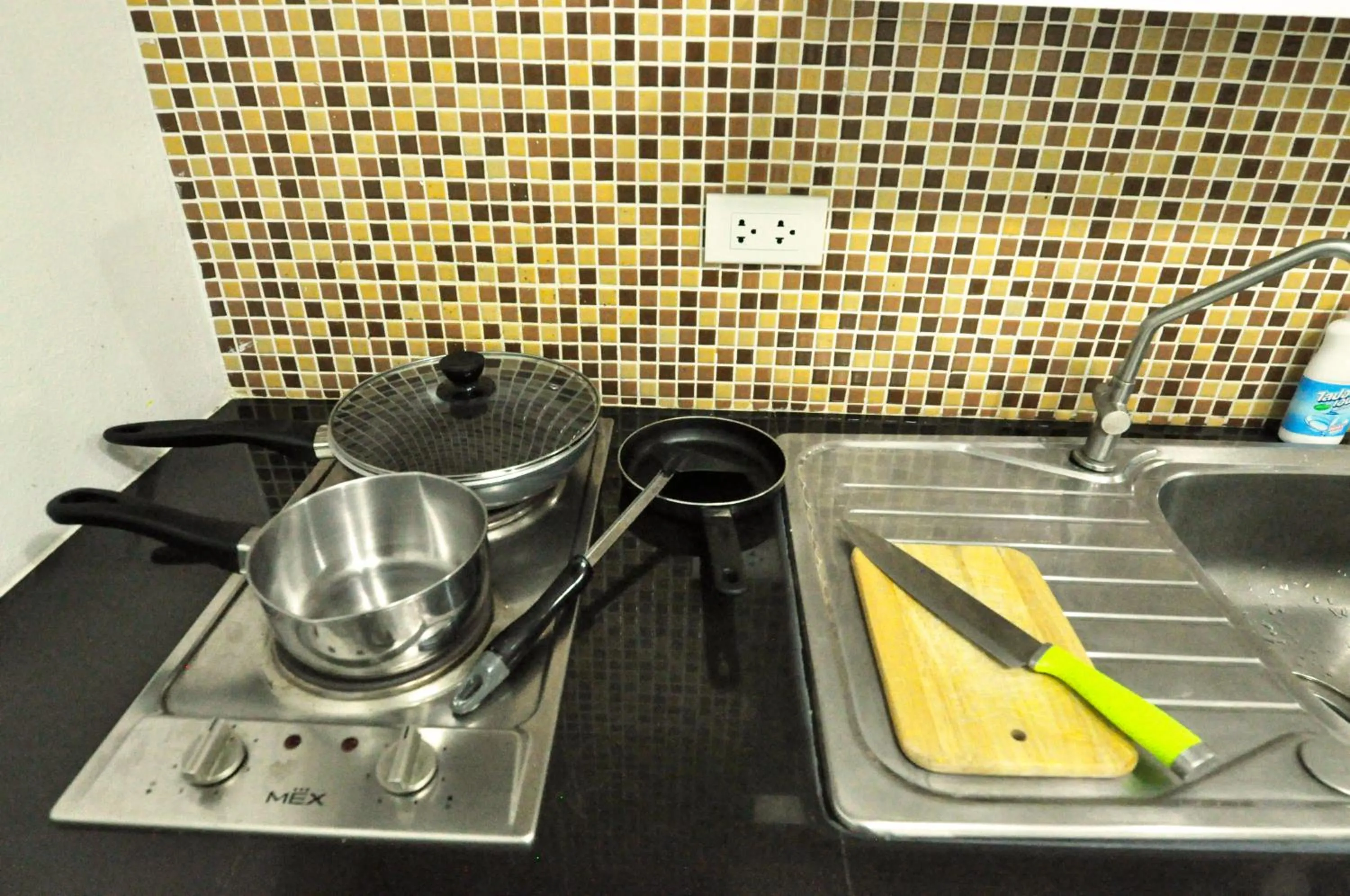 kitchen in Baan Sabai Rama IV Apartment