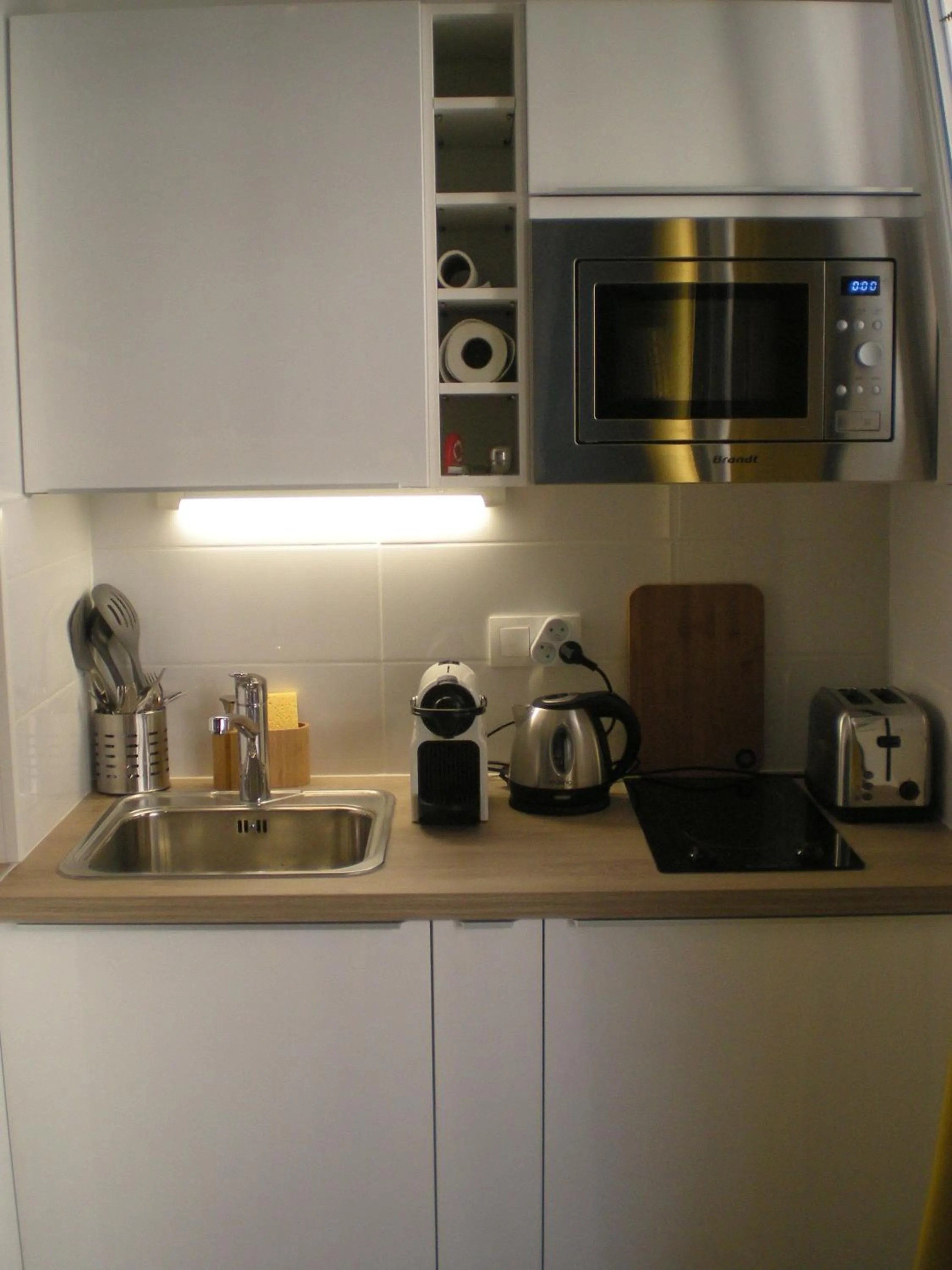 Kitchen or kitchenette in Nicelidays - Le Berlioz - city central - 7min from beaches