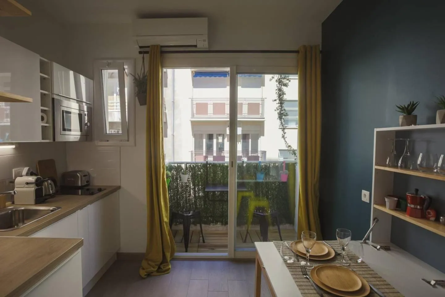 Balcony/Terrace in Nicelidays - Le Berlioz - city central - 7min from beaches