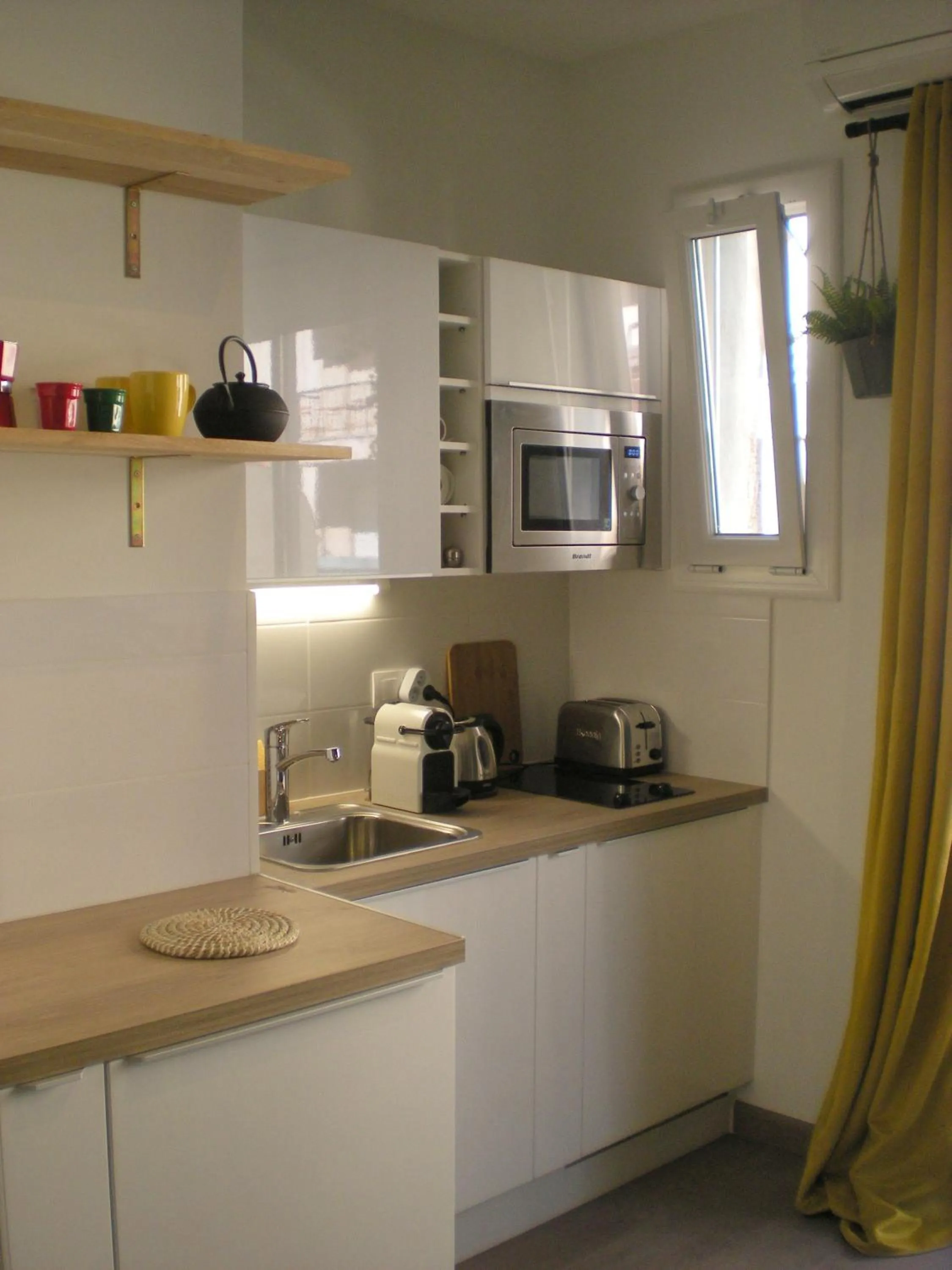 Kitchen or kitchenette in Nicelidays - Le Berlioz - city central - 7min from beaches