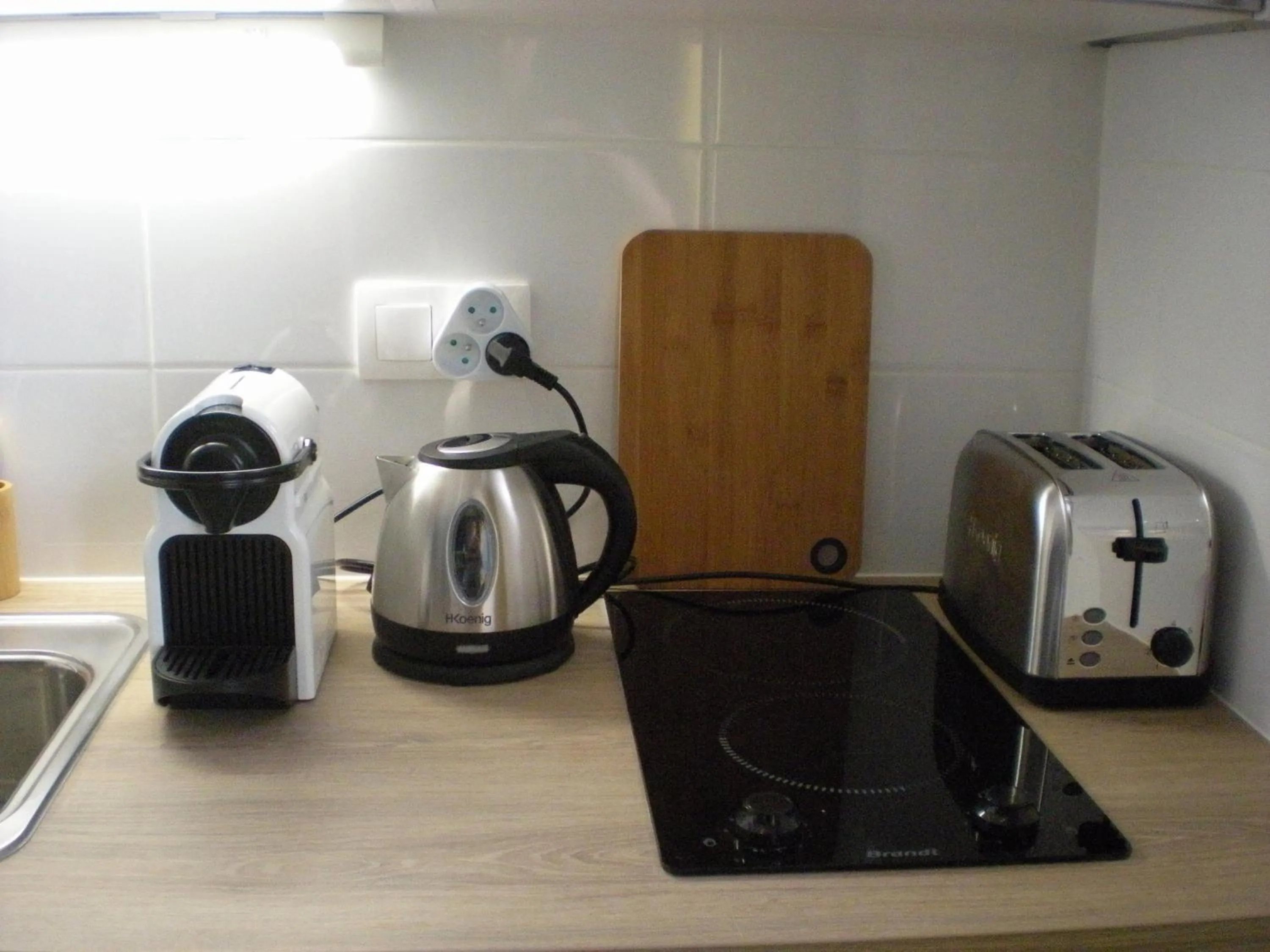 Kitchen or kitchenette in Nicelidays - Le Berlioz - city central - 7min from beaches