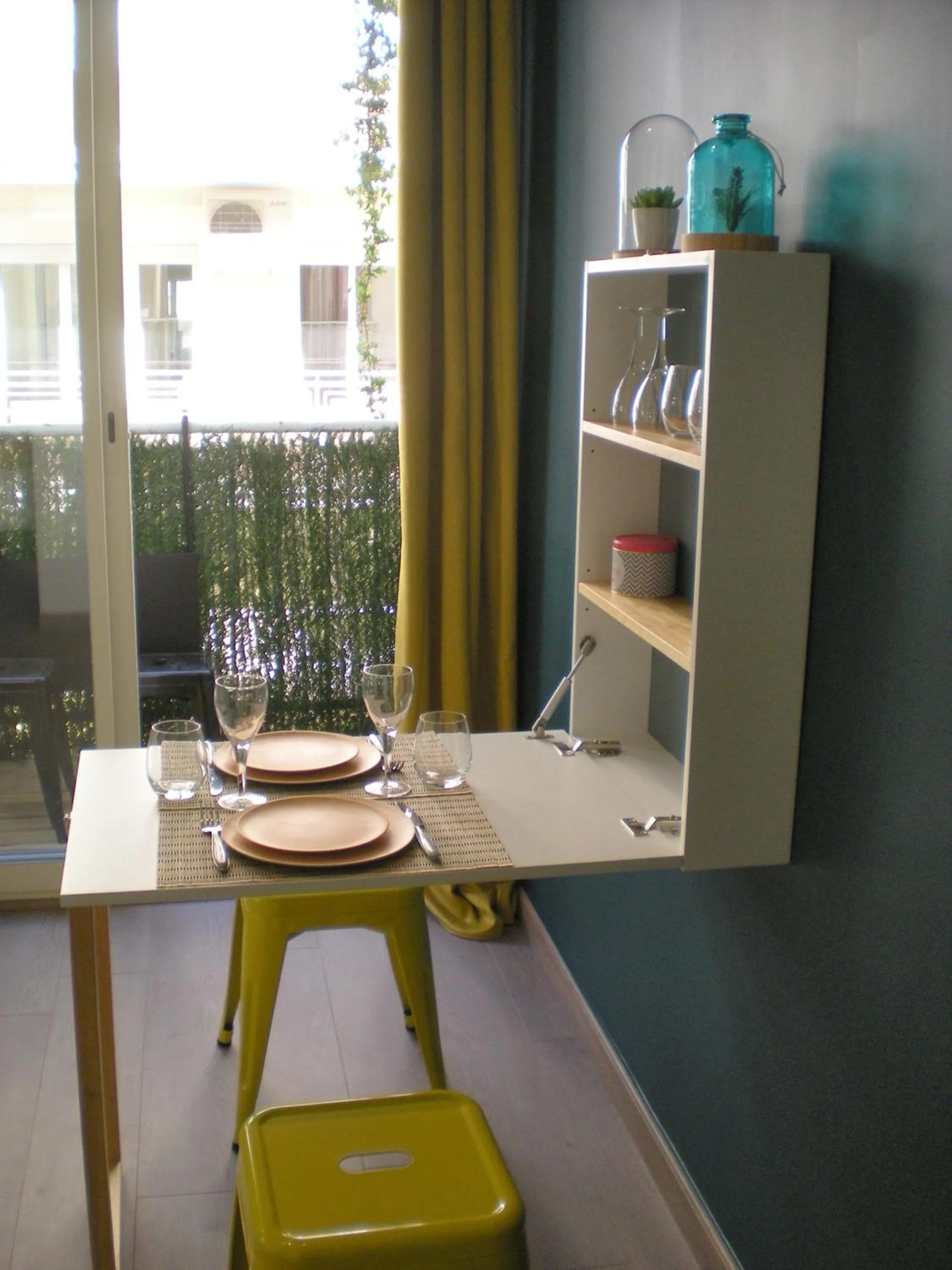 Dining area in Nicelidays - Le Berlioz - city central - 7min from beaches