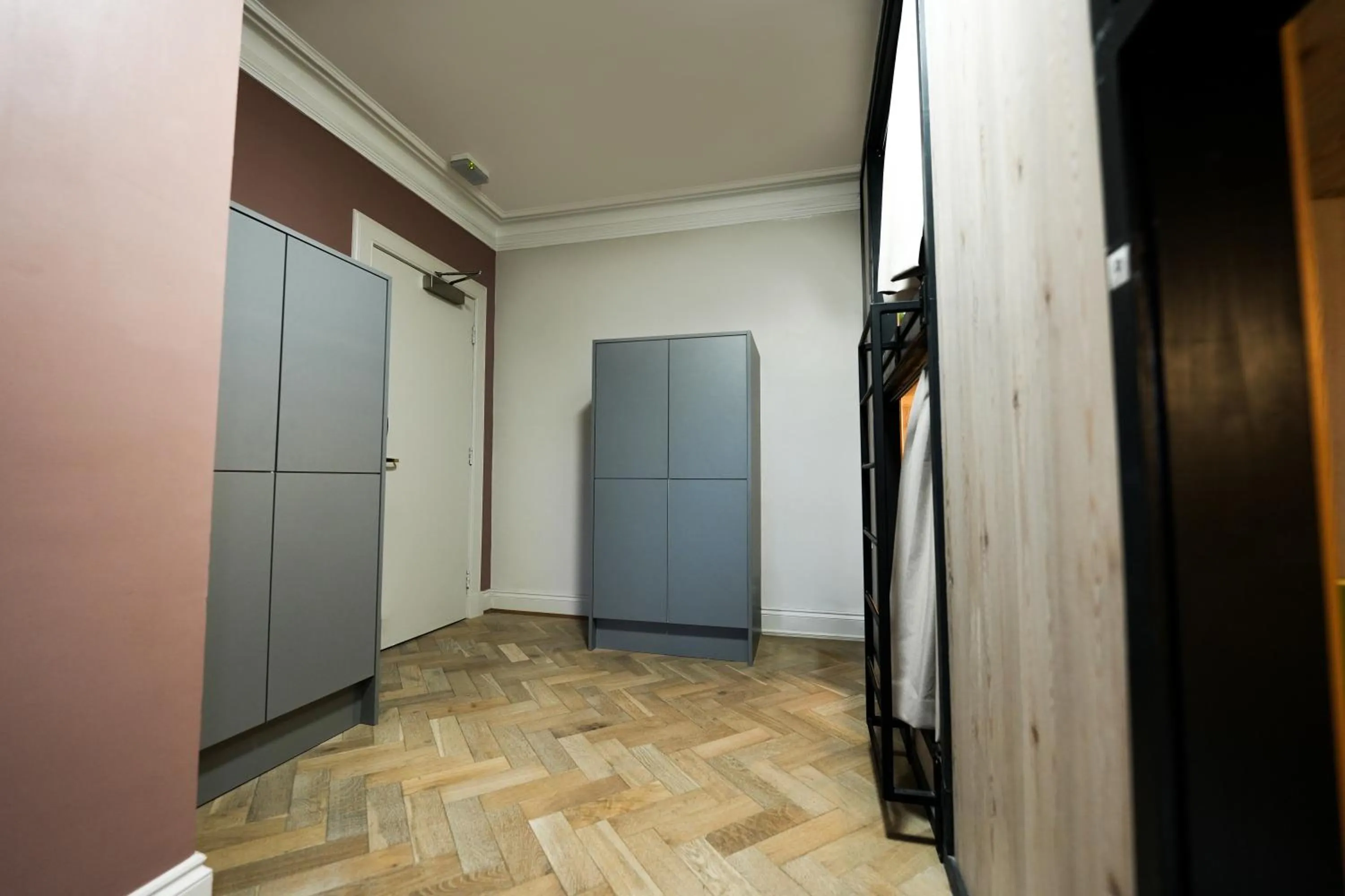 locker in West End Hotel