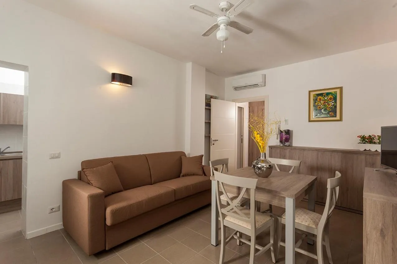 Dining area in Residence Perla