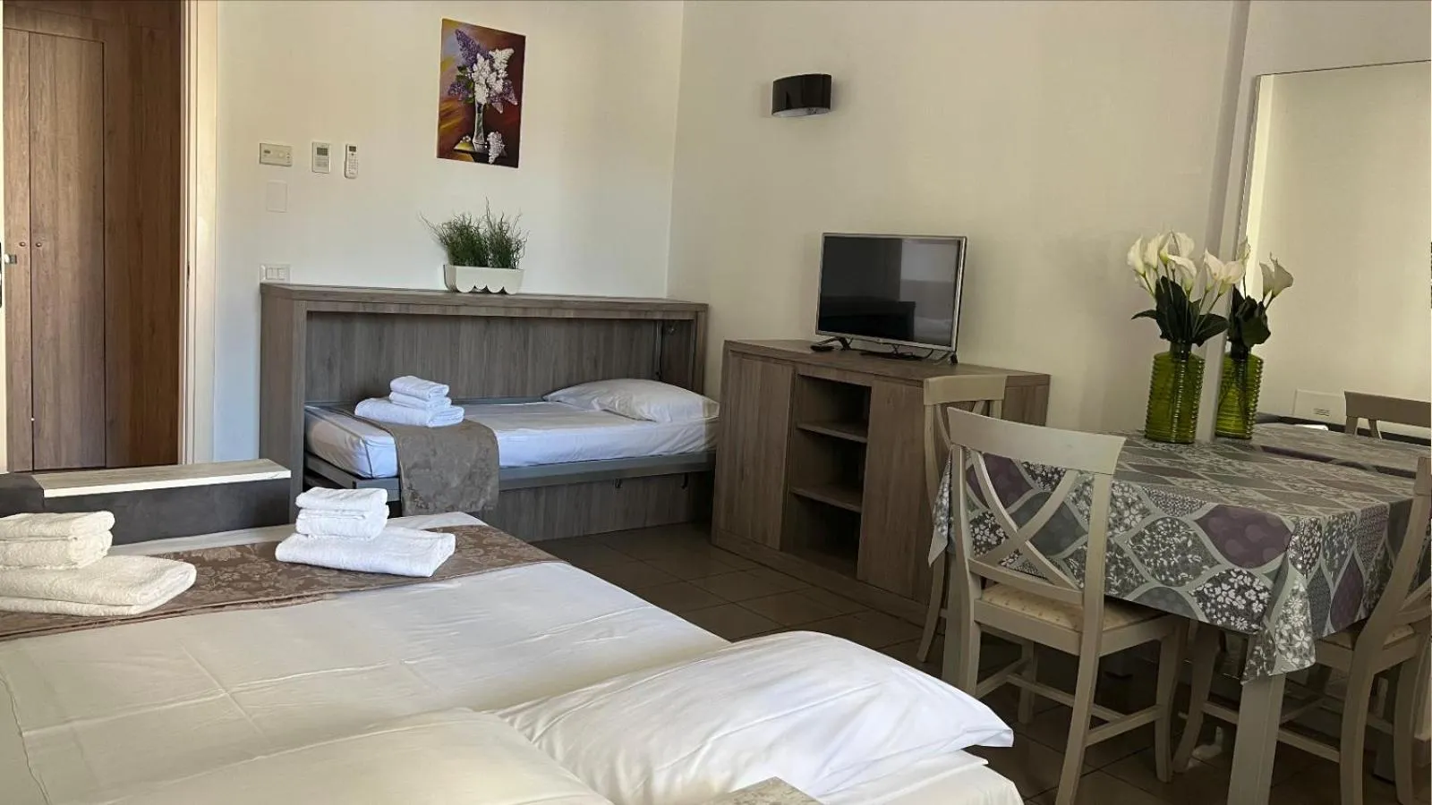 Bed in Residence Perla