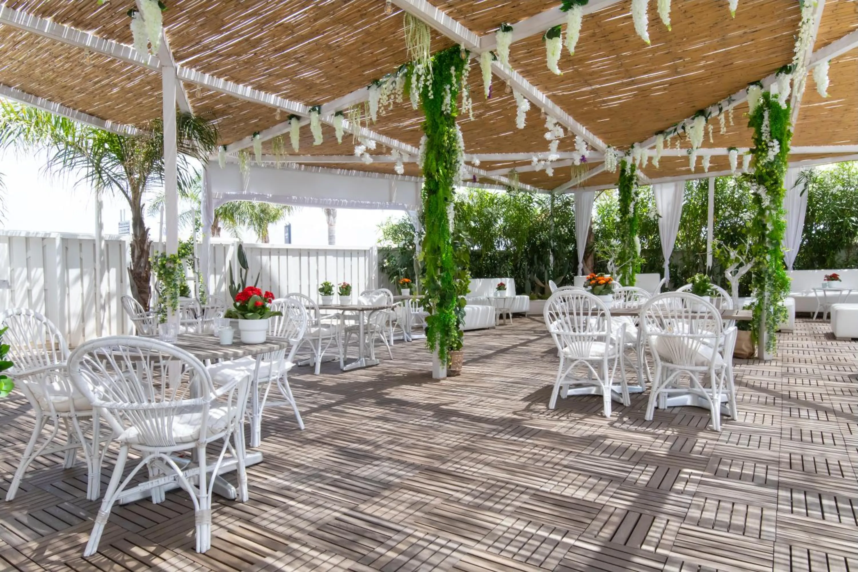 Patio in Bianco Riccio Suite Hotel
