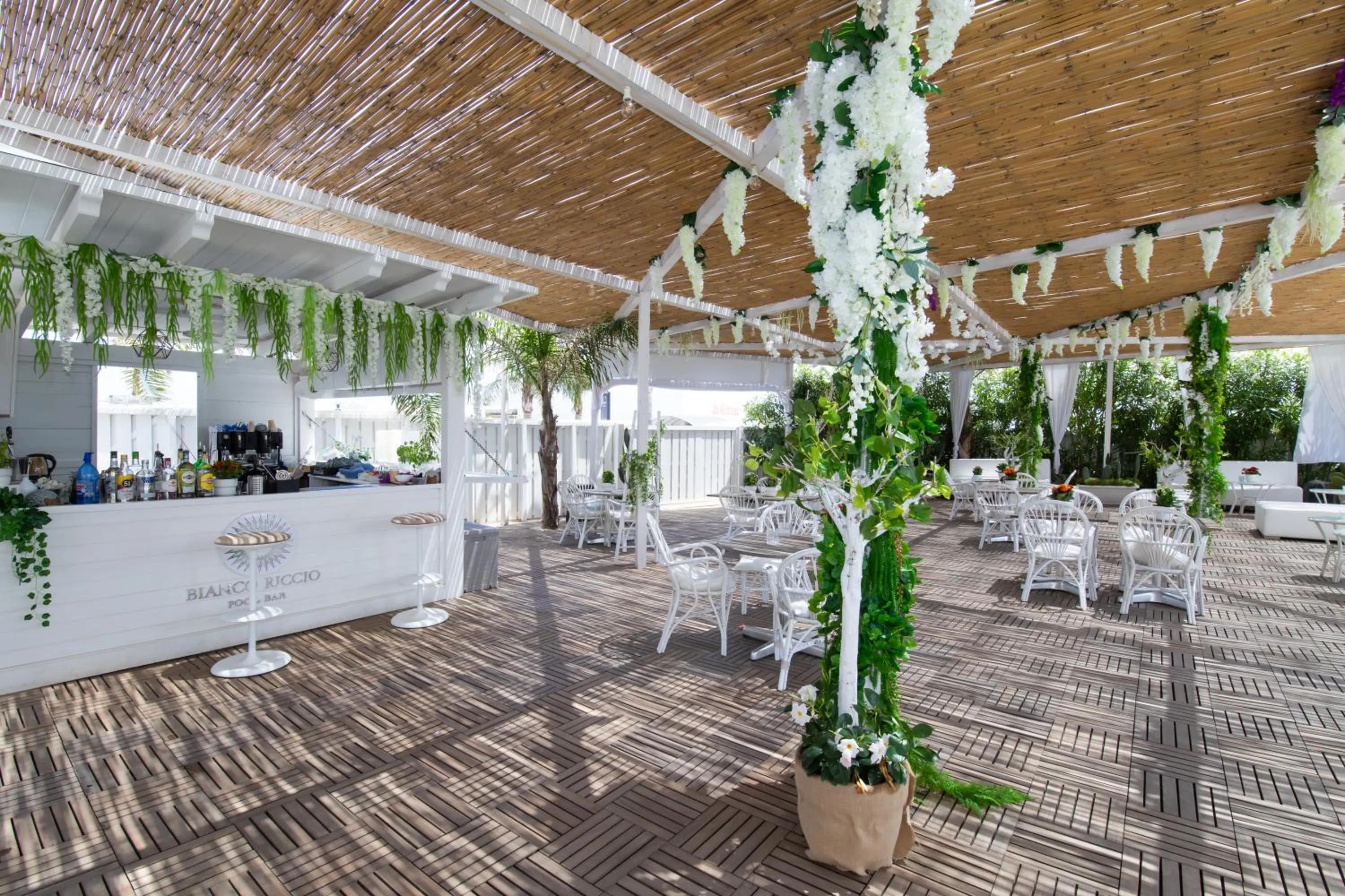 Lounge or bar in Bianco Riccio Suite Hotel