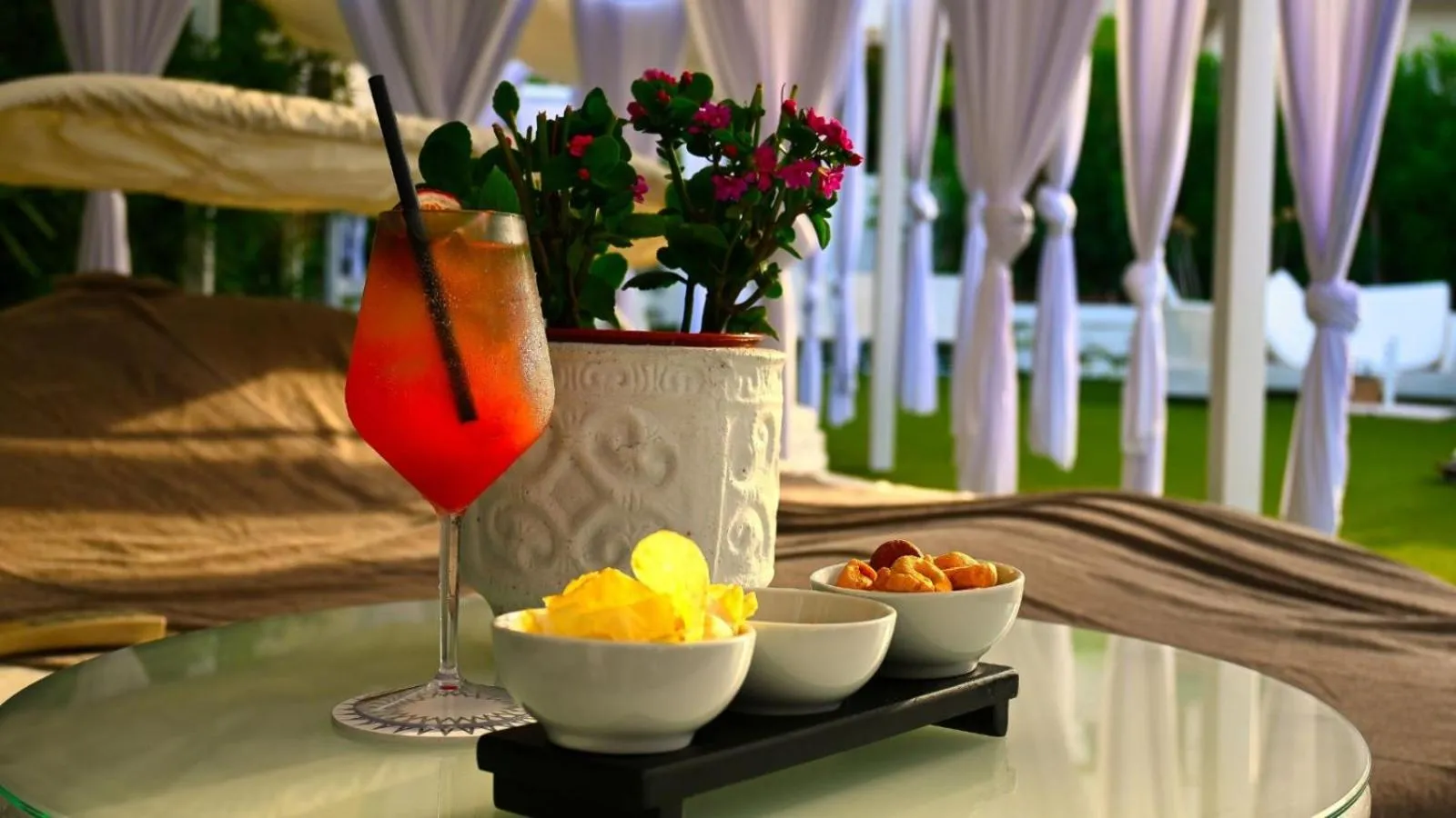 Food and drinks in Bianco Riccio Suite Hotel