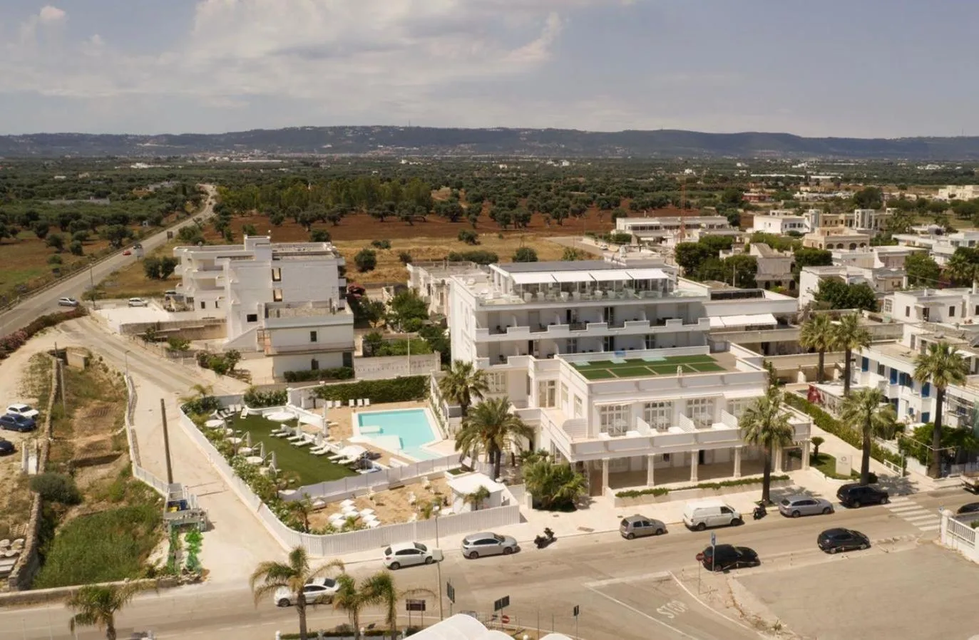 Property building in Bianco Riccio Suite Hotel