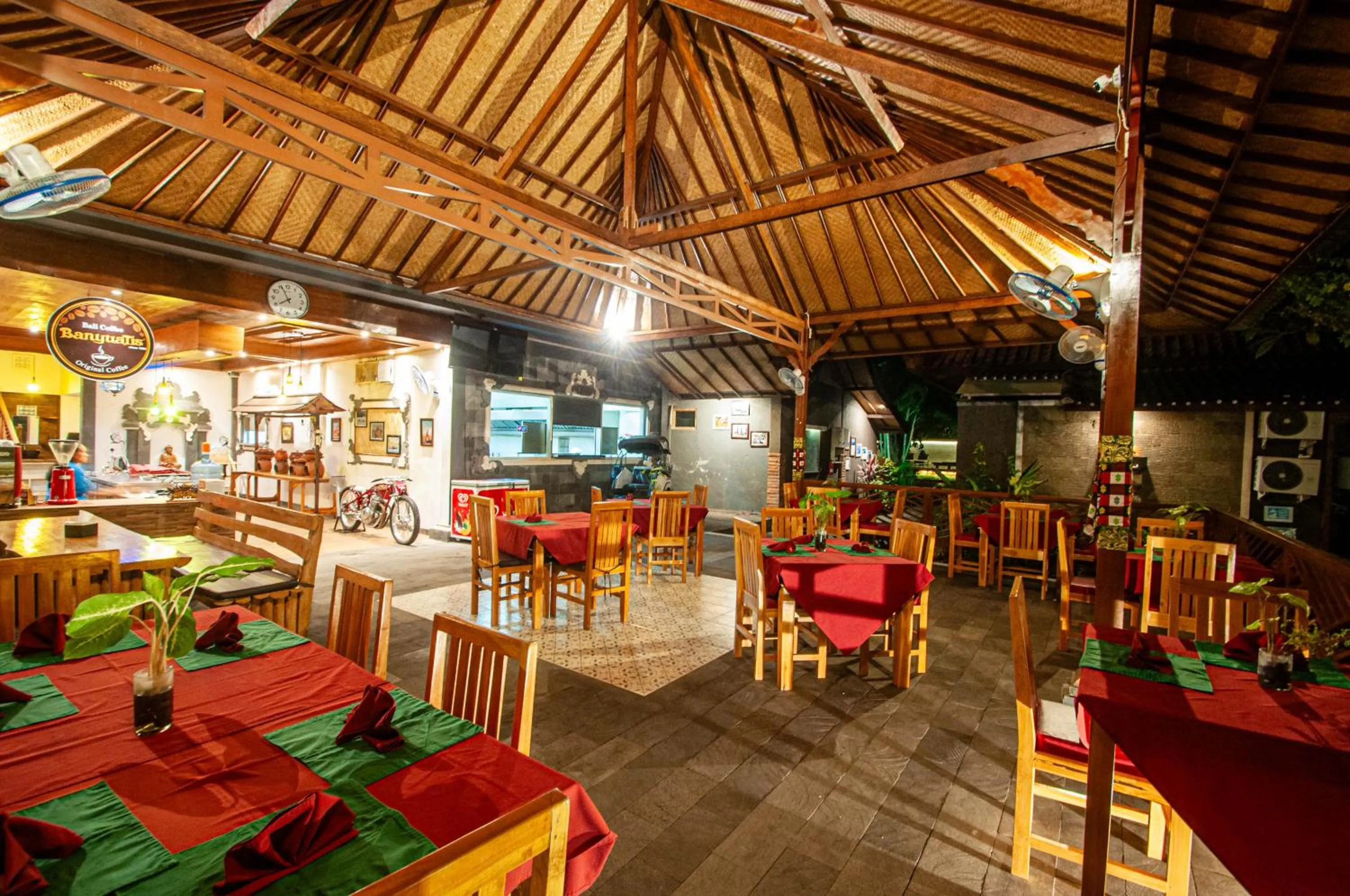 Restaurant/places to eat in Kubuku Eco Dive Lodge and Yoga