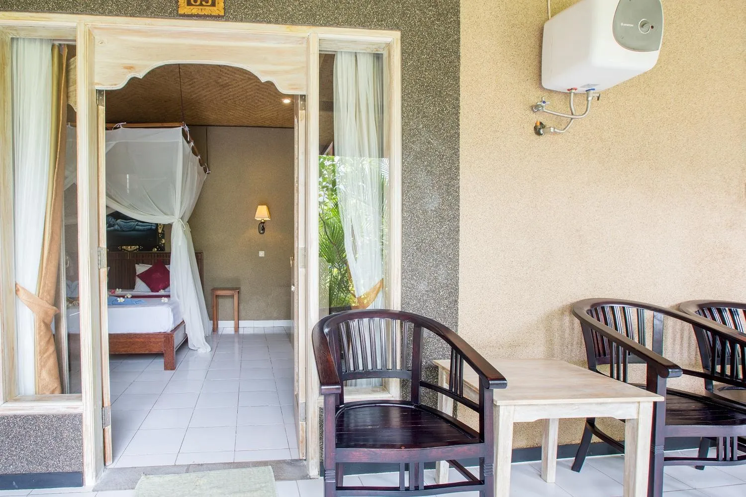 Balcony/Terrace, Bed in Kubuku Eco Dive Lodge and Yoga