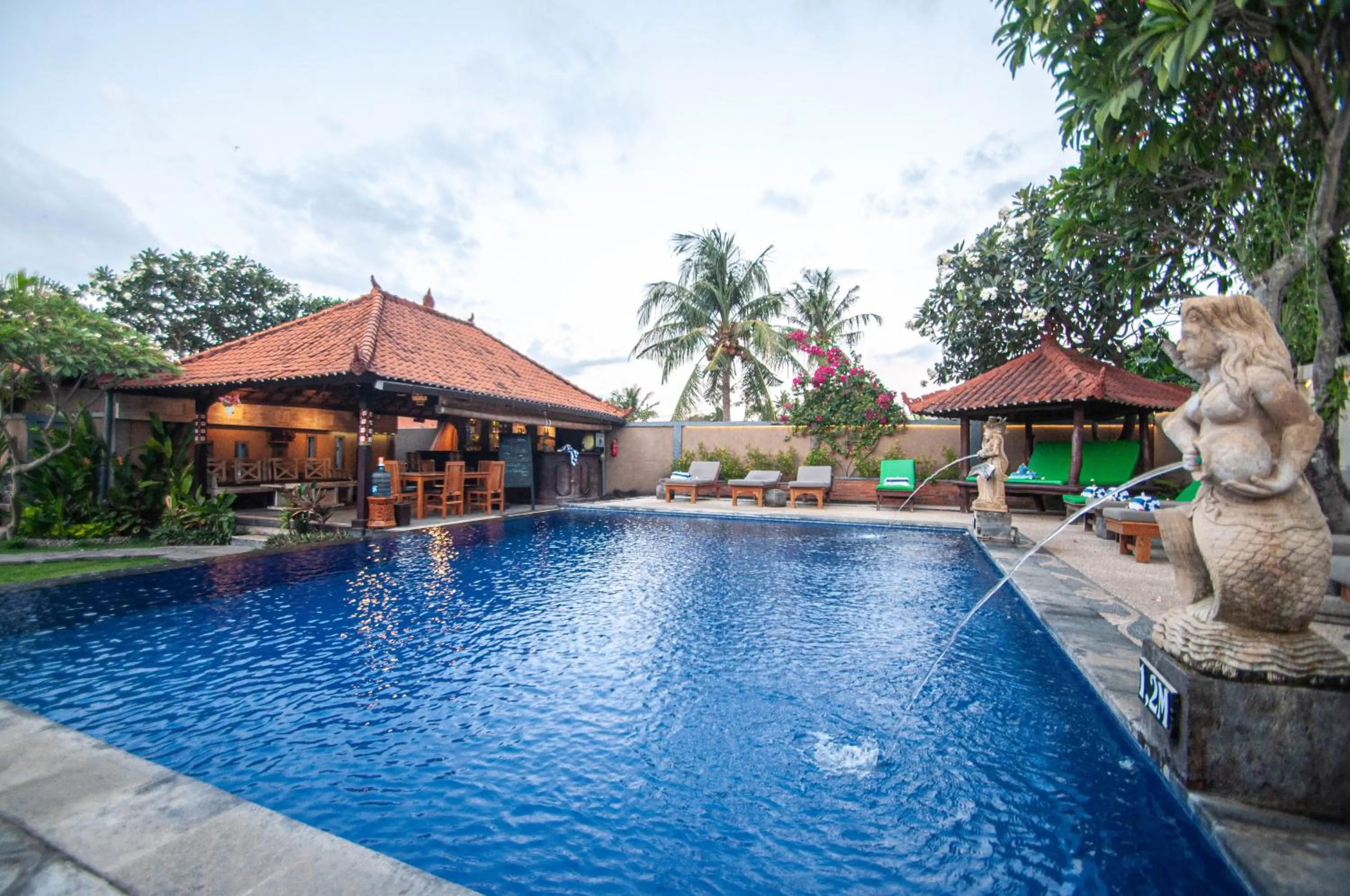 Swimming pool in Kubuku Eco Dive Lodge and Yoga
