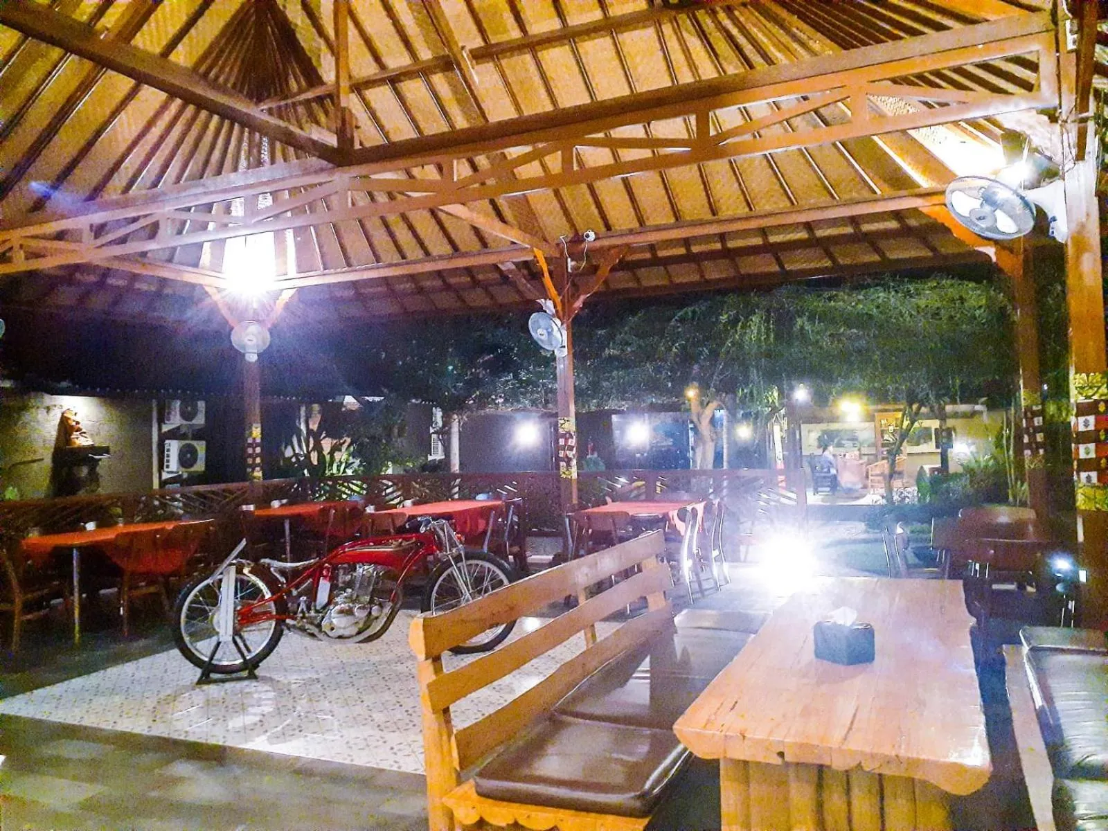 Restaurant/places to eat in Kubuku Eco Dive Lodge and Yoga