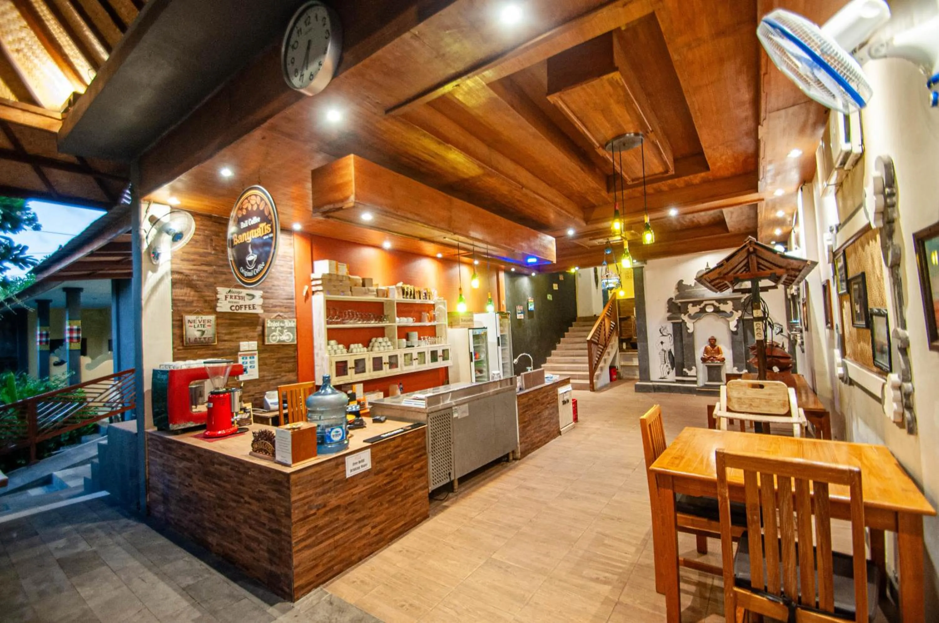 Restaurant/places to eat in Kubuku Eco Dive Lodge and Yoga