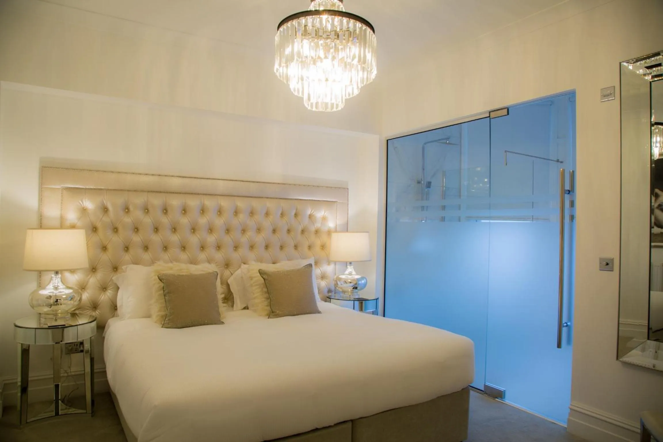 Bedroom, Bed in Winckley Stays