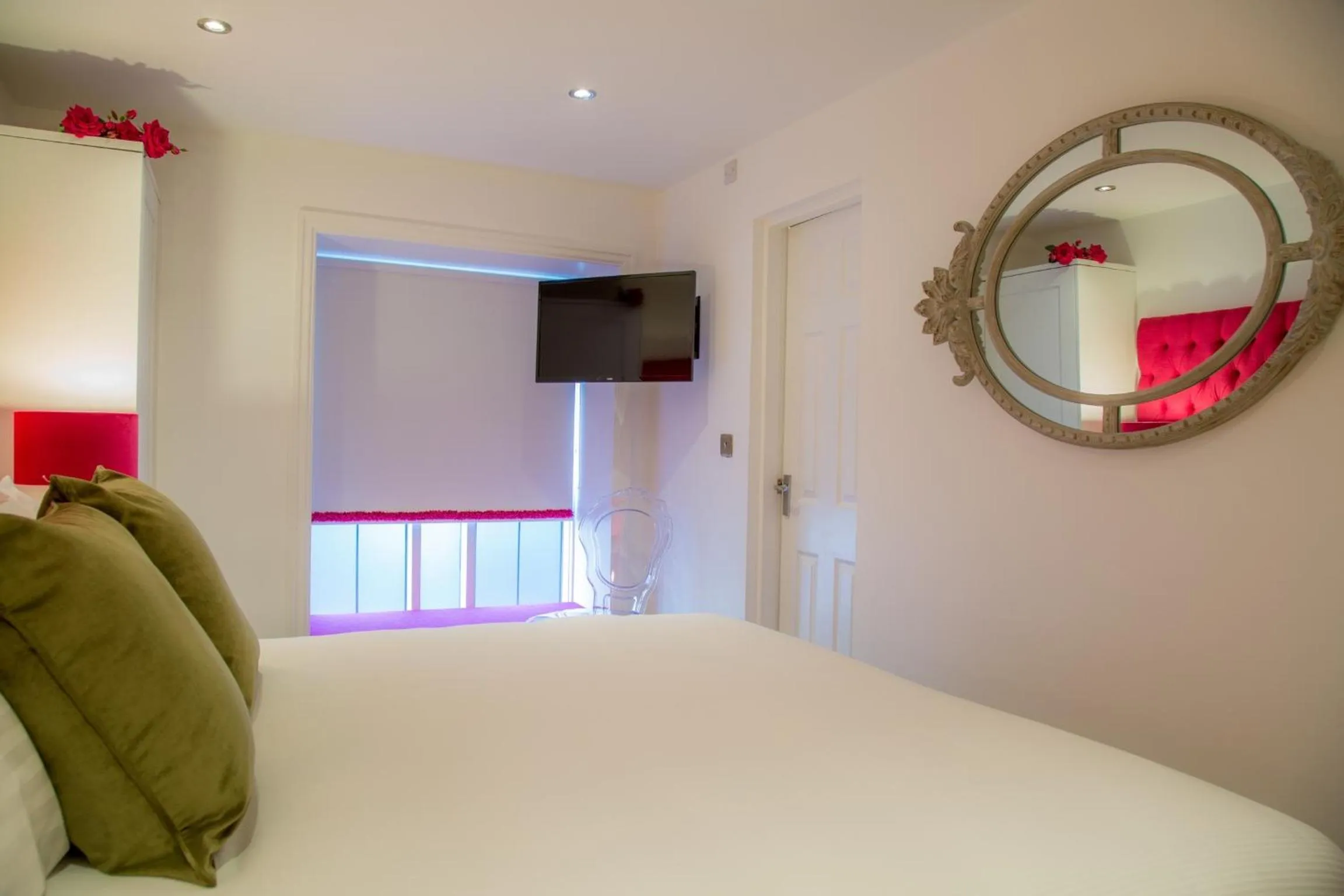 Living room, Bed in Winckley Stays