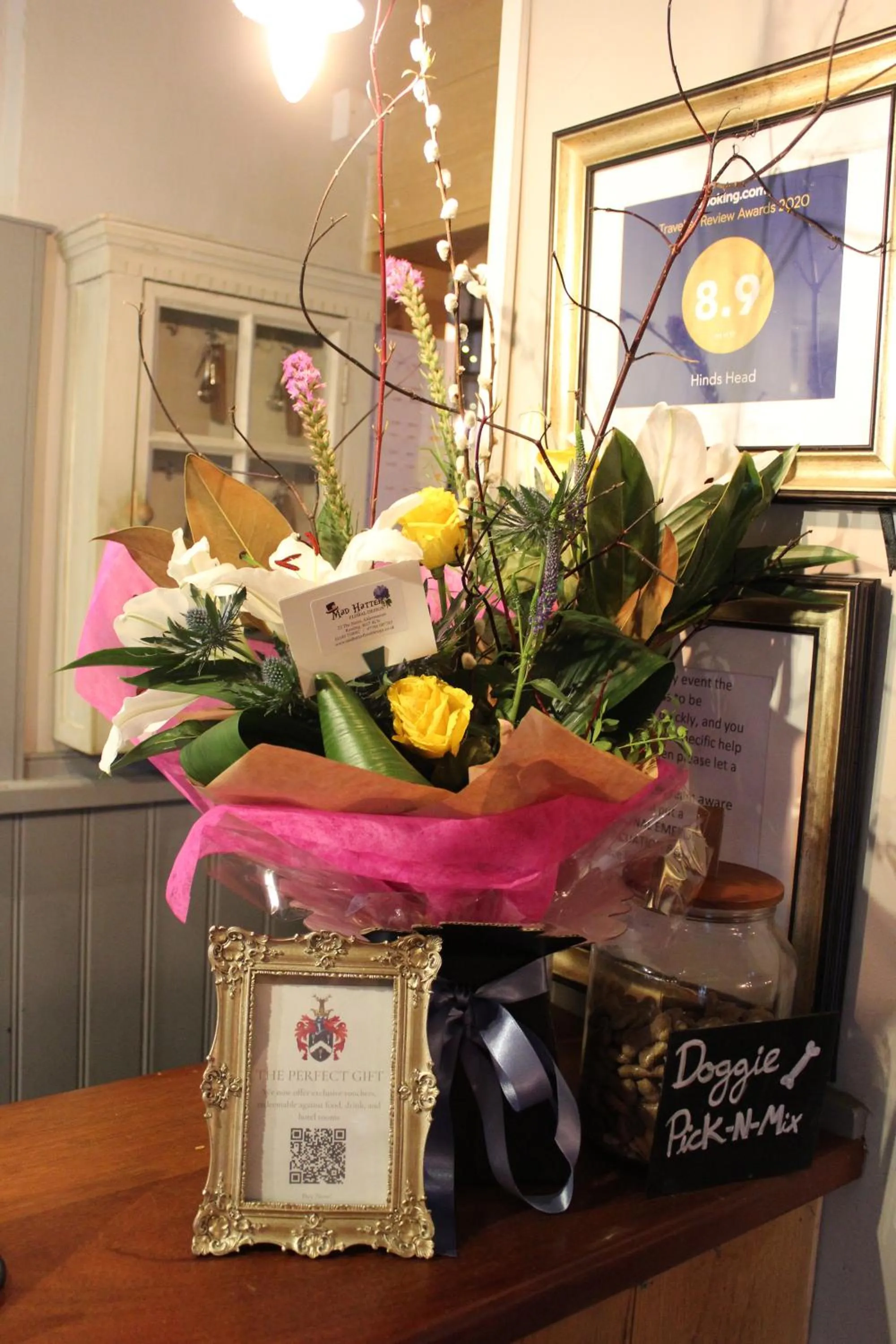 Decorative detail in Hinds Head