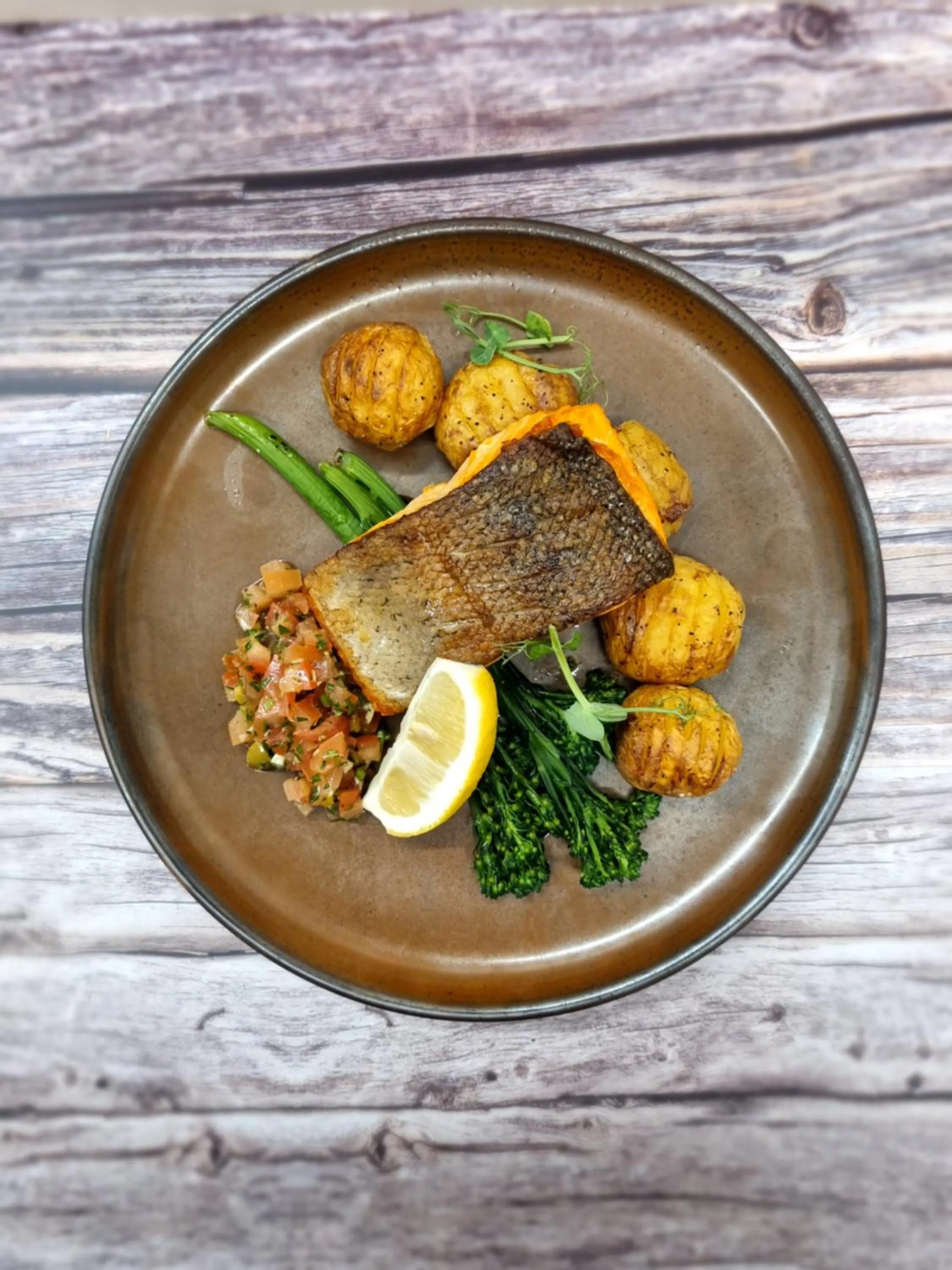 Food and drinks in Hinds Head