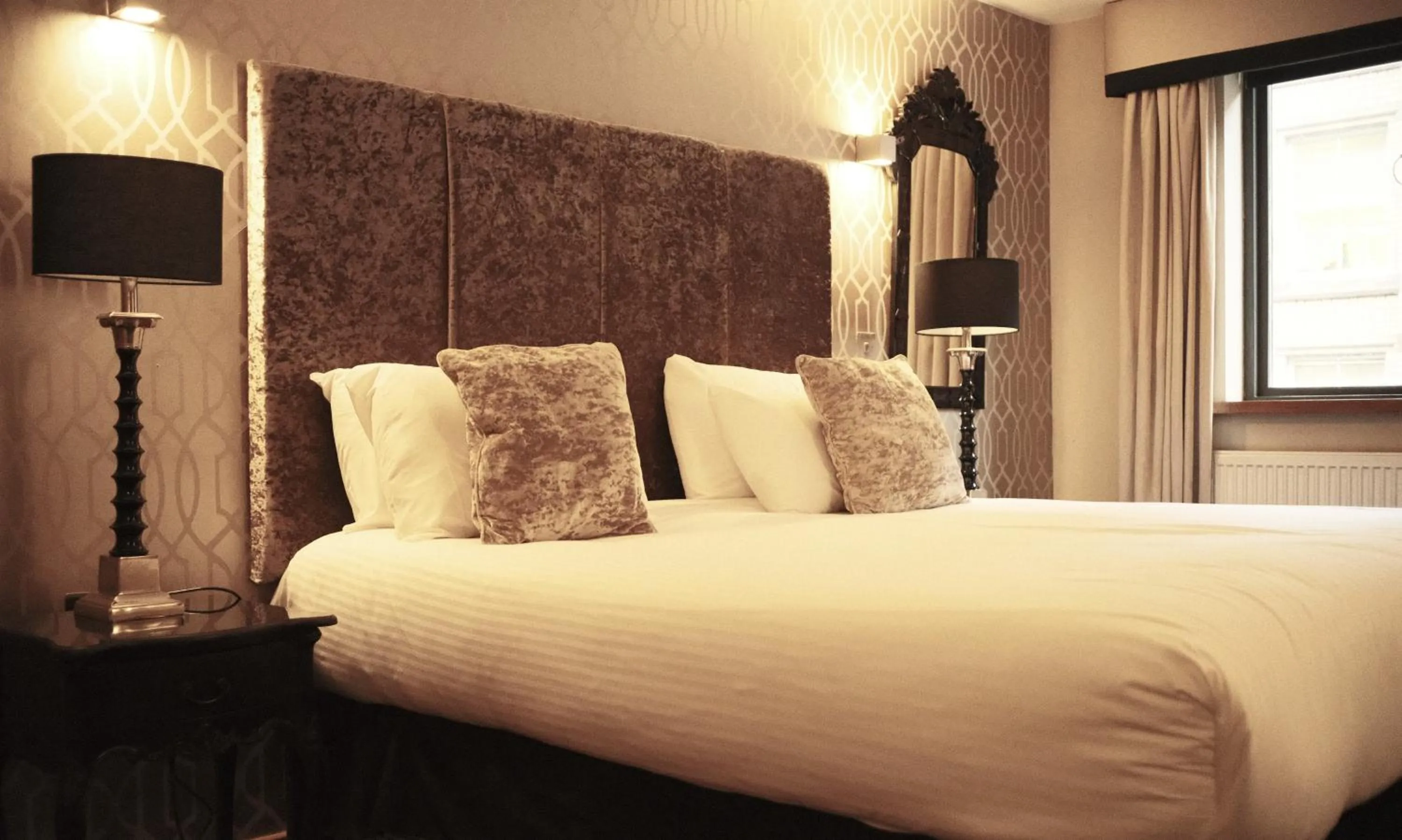 Bedroom, Bed in Posh Pads - Liverpool 1 - Apart-Hotel