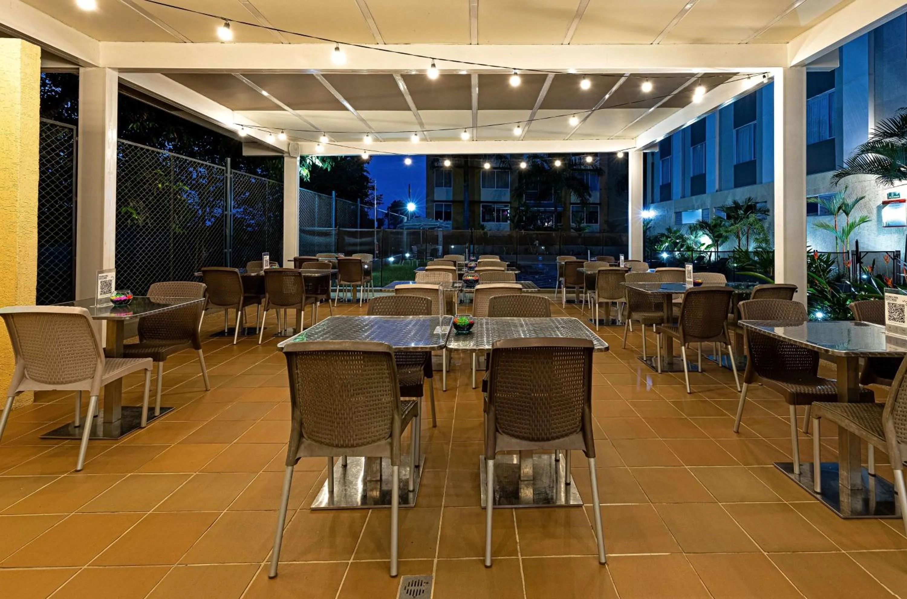 Restaurant/places to eat in Best Western Puerto Gaitan